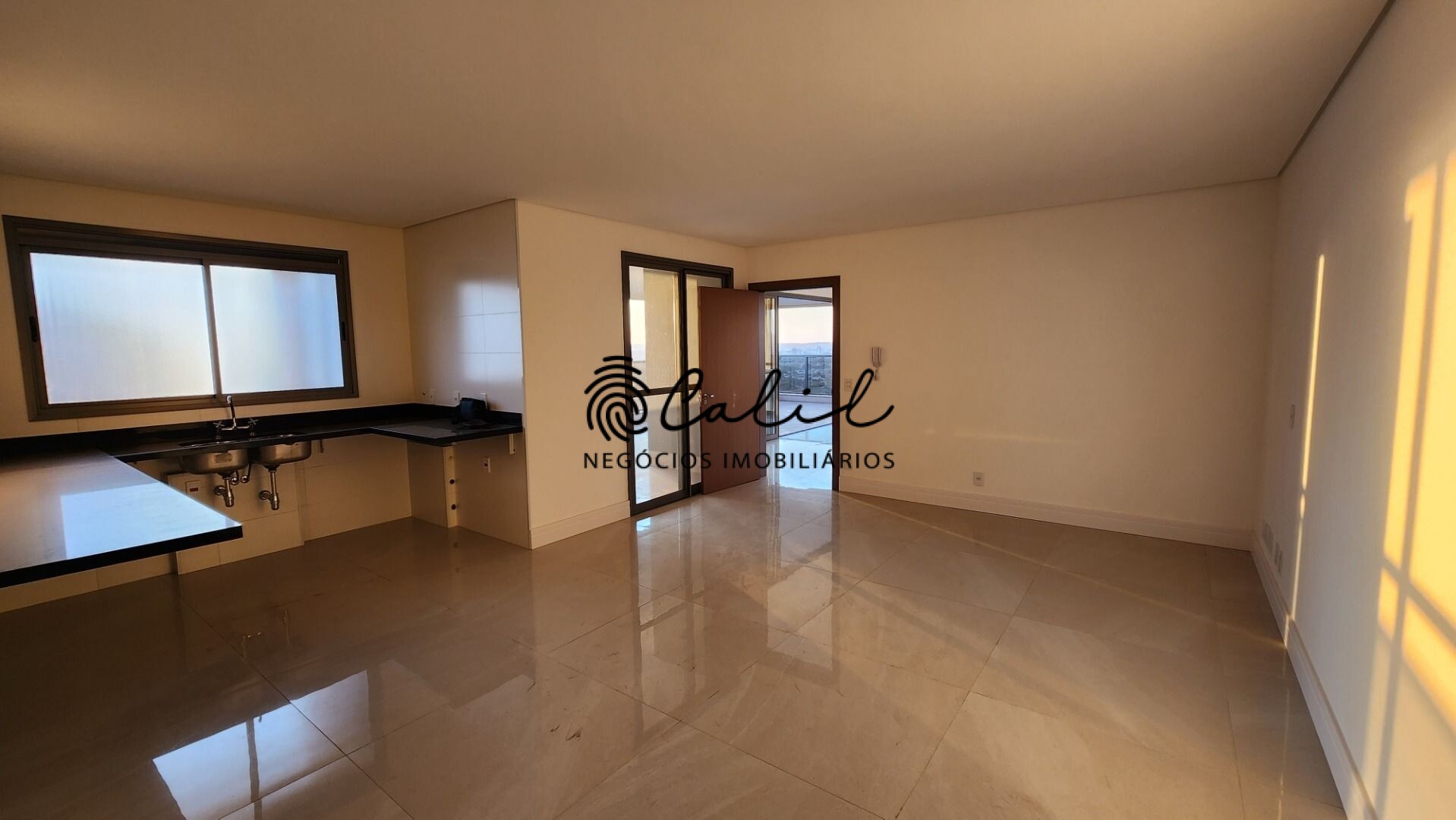 Apartamento à venda com 4 quartos, 376m² - Foto 9