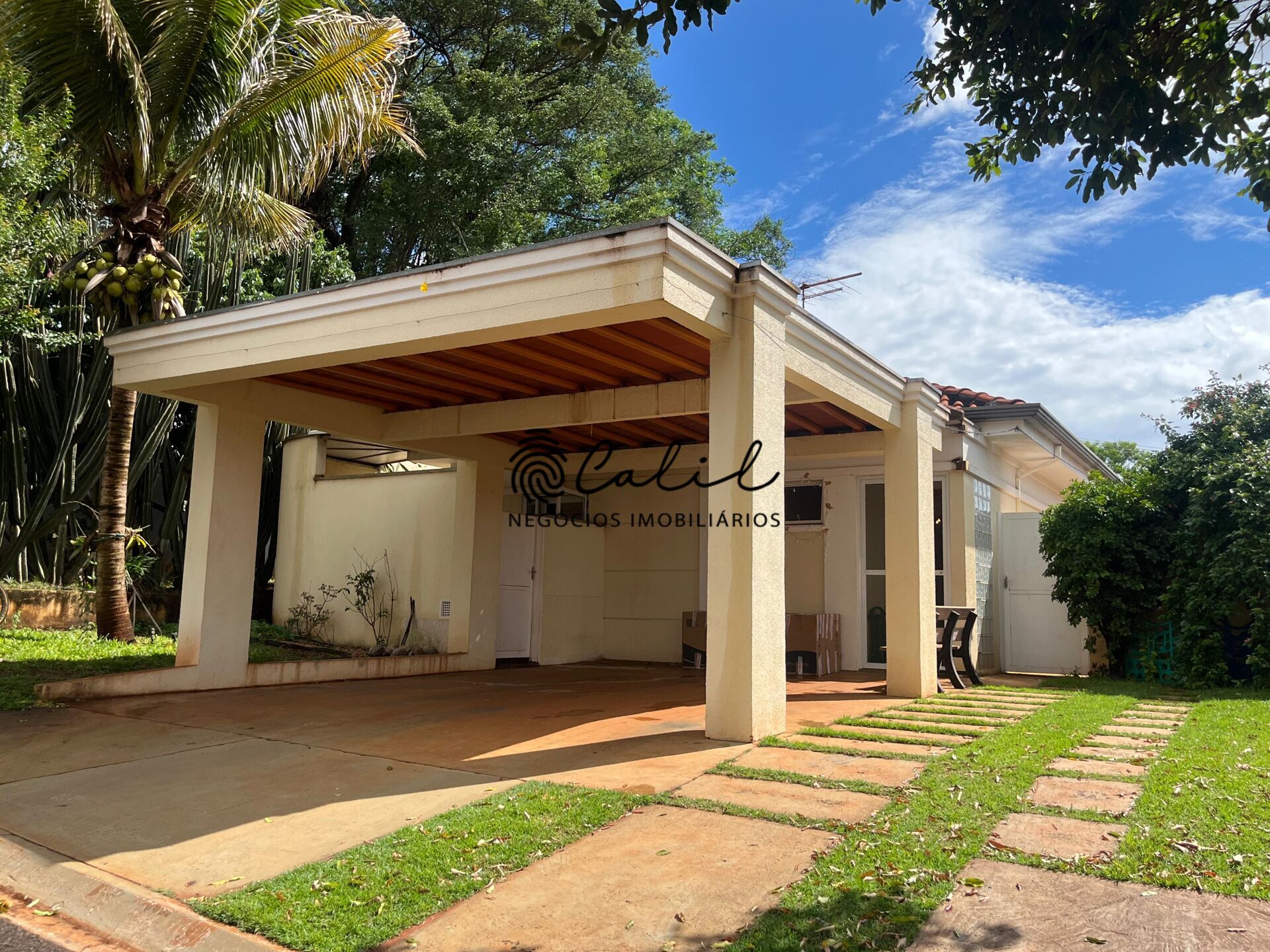 Casa à venda com 3 quartos, 186m² - Foto 2