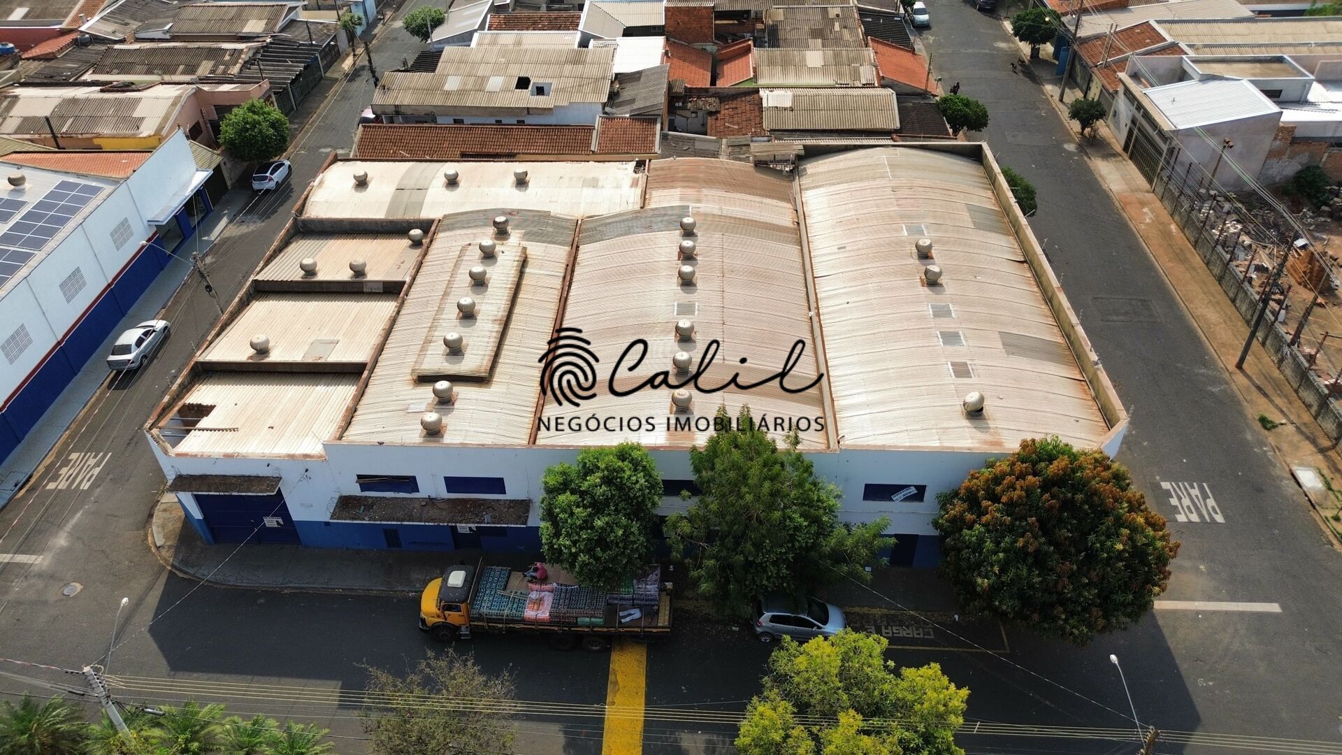 Depósito-Galpão-Armazém para alugar, 1700m² - Foto 1