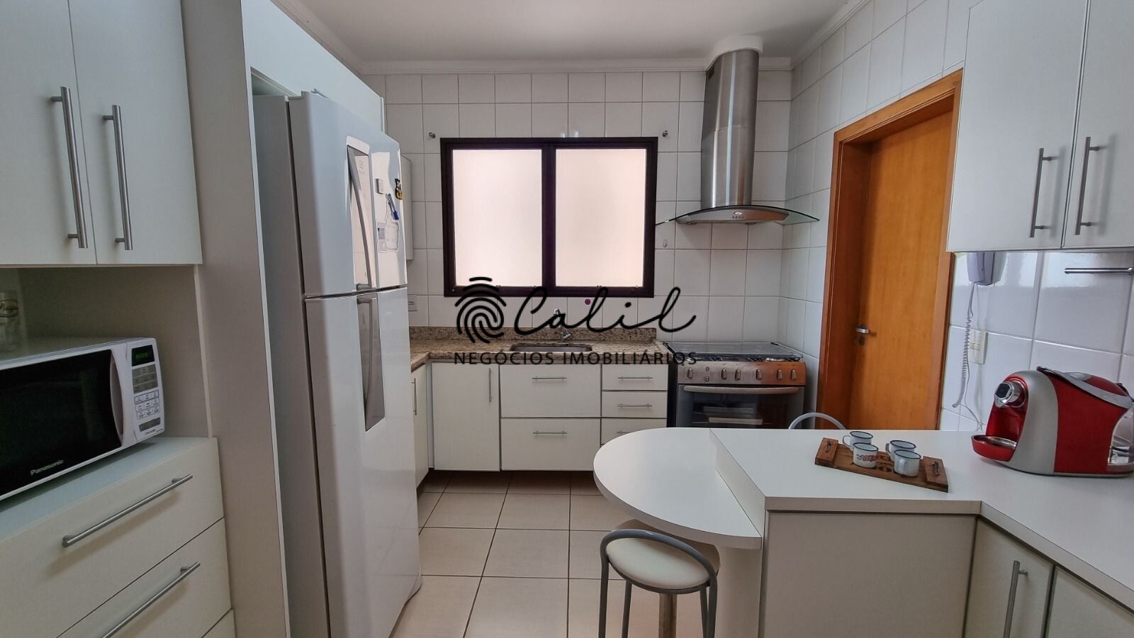 Apartamento à venda com 3 quartos, 138m² - Foto 4