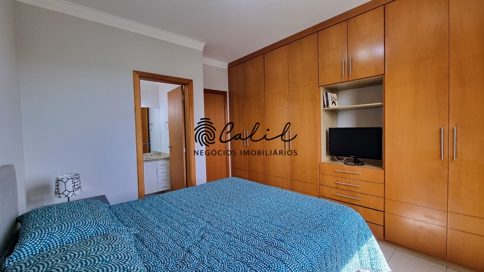 Apartamento à venda com 3 quartos, 138m² - Foto 1