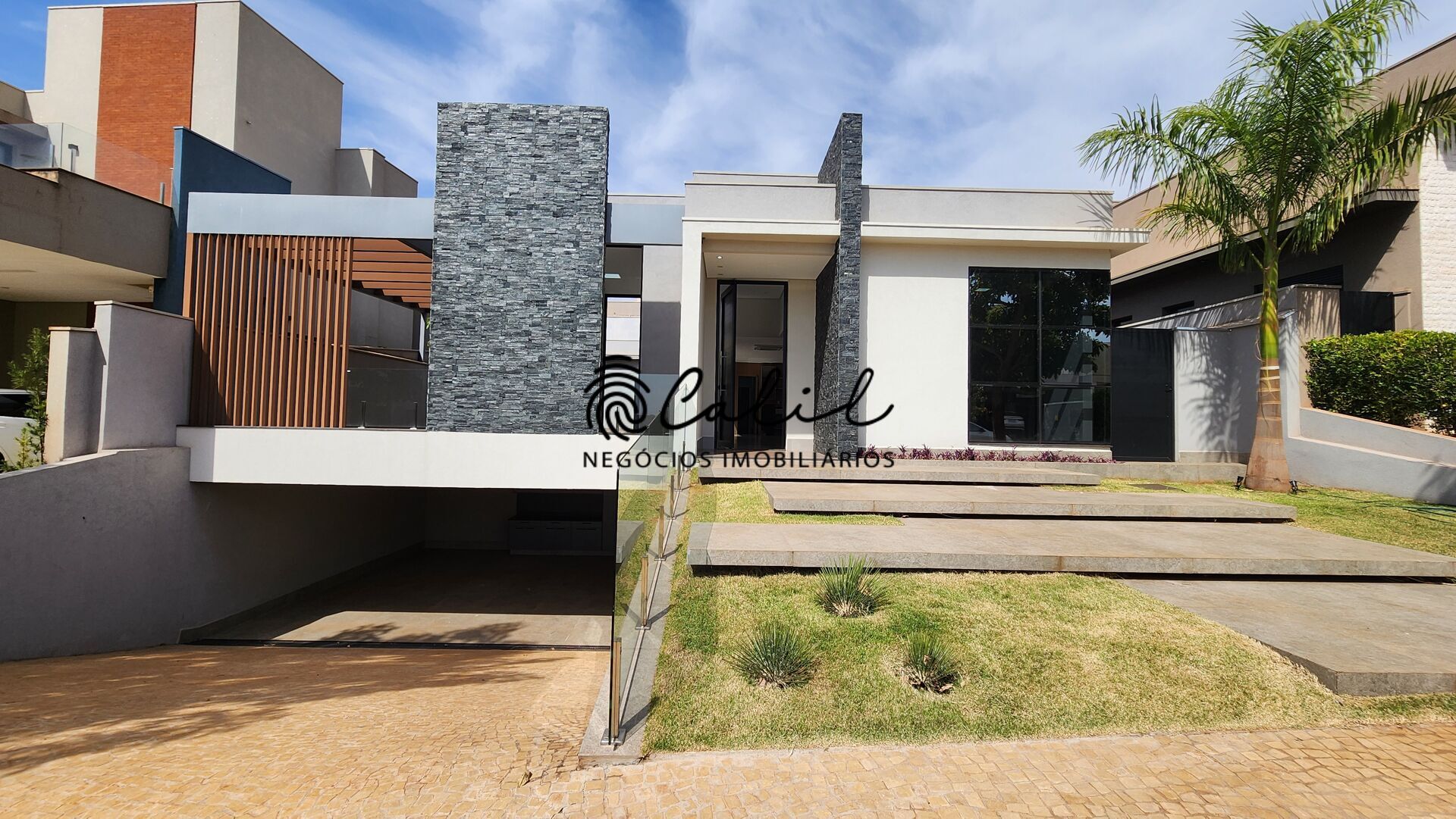 Casa de Condomínio à venda com 3 quartos, 266m² - Foto 1