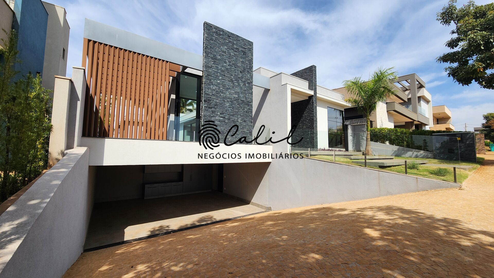 Casa de Condomínio à venda com 3 quartos, 266m² - Foto 3