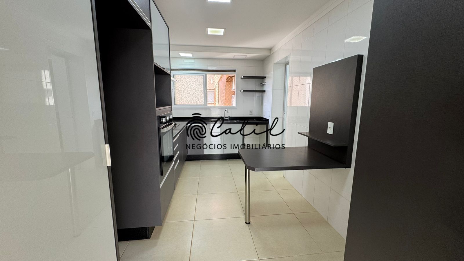 Apartamento para alugar com 3 quartos, 156m² - Foto 7