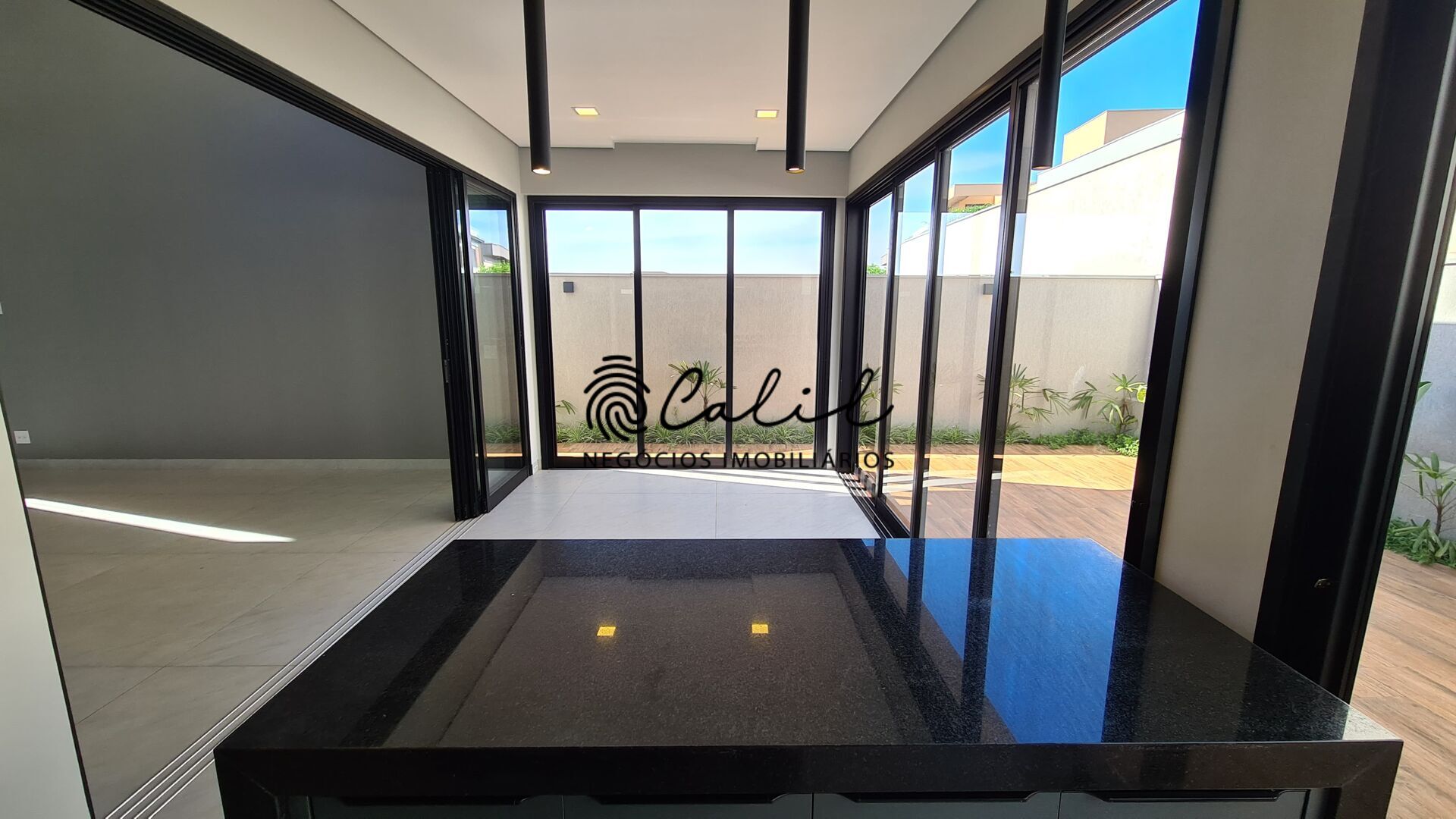 Casa de Condomínio à venda com 3 quartos, 248m² - Foto 18