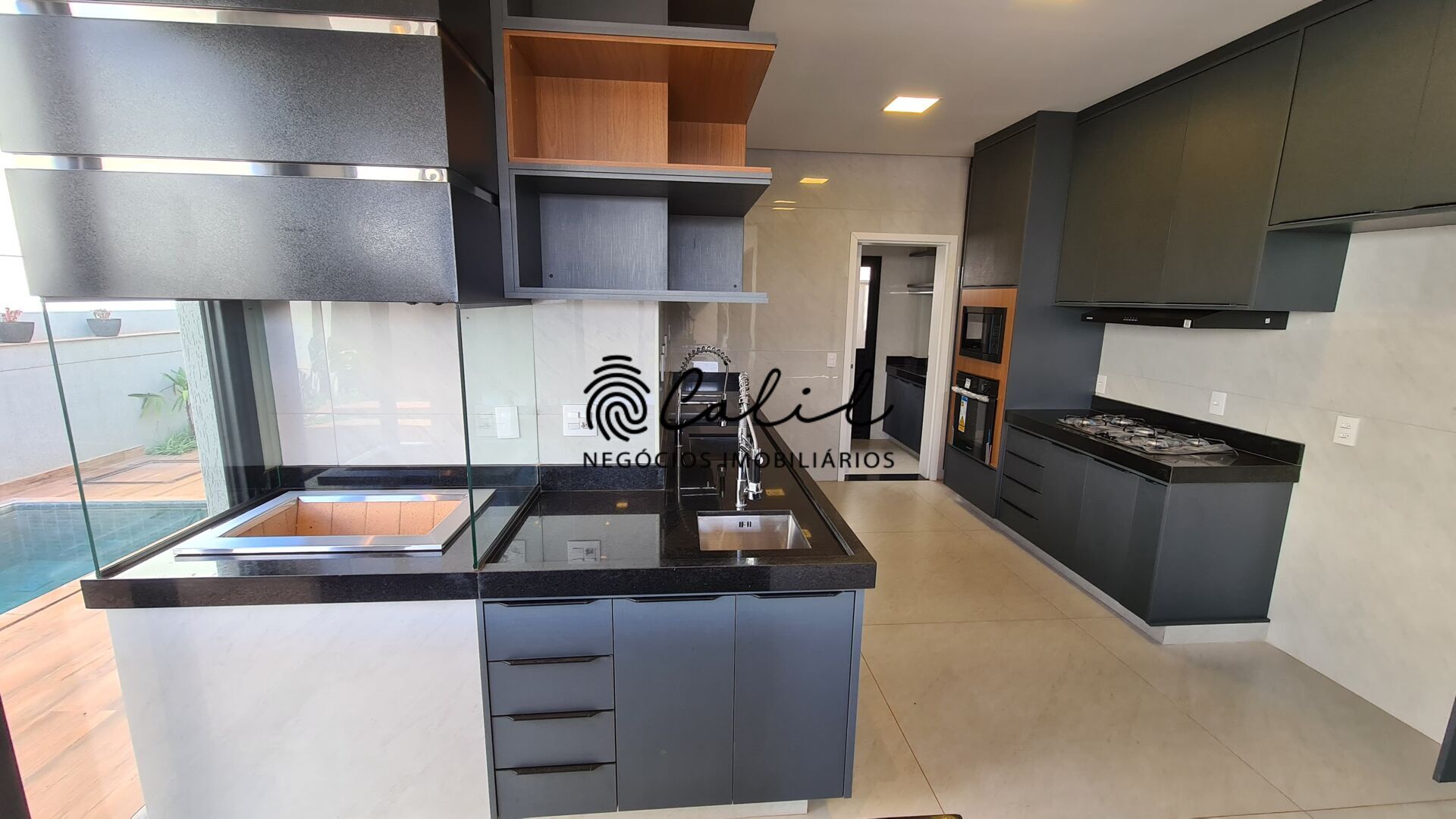 Casa de Condomínio à venda com 3 quartos, 248m² - Foto 17