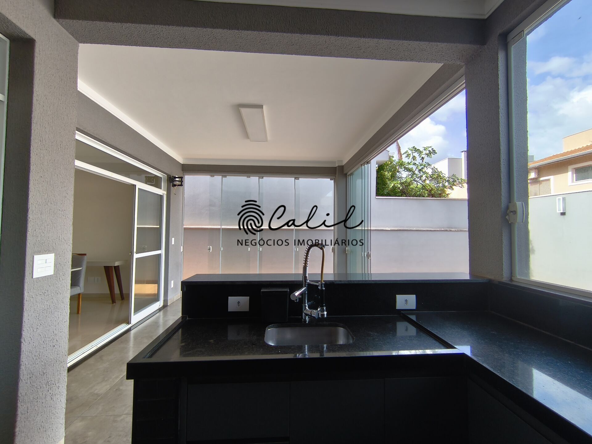 Casa de Condomínio à venda com 3 quartos, 215m² - Foto 22