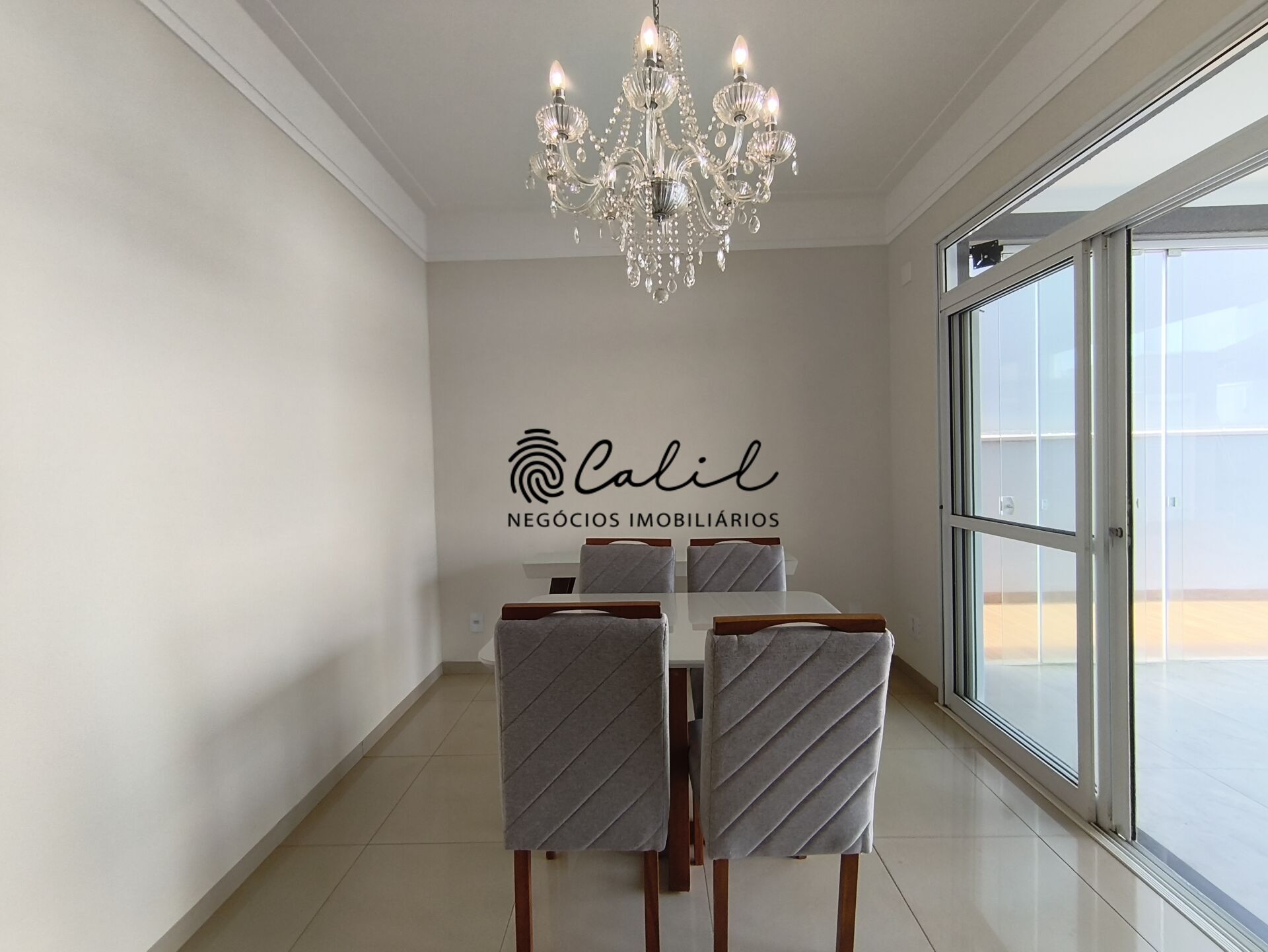 Casa de Condomínio à venda com 3 quartos, 215m² - Foto 5