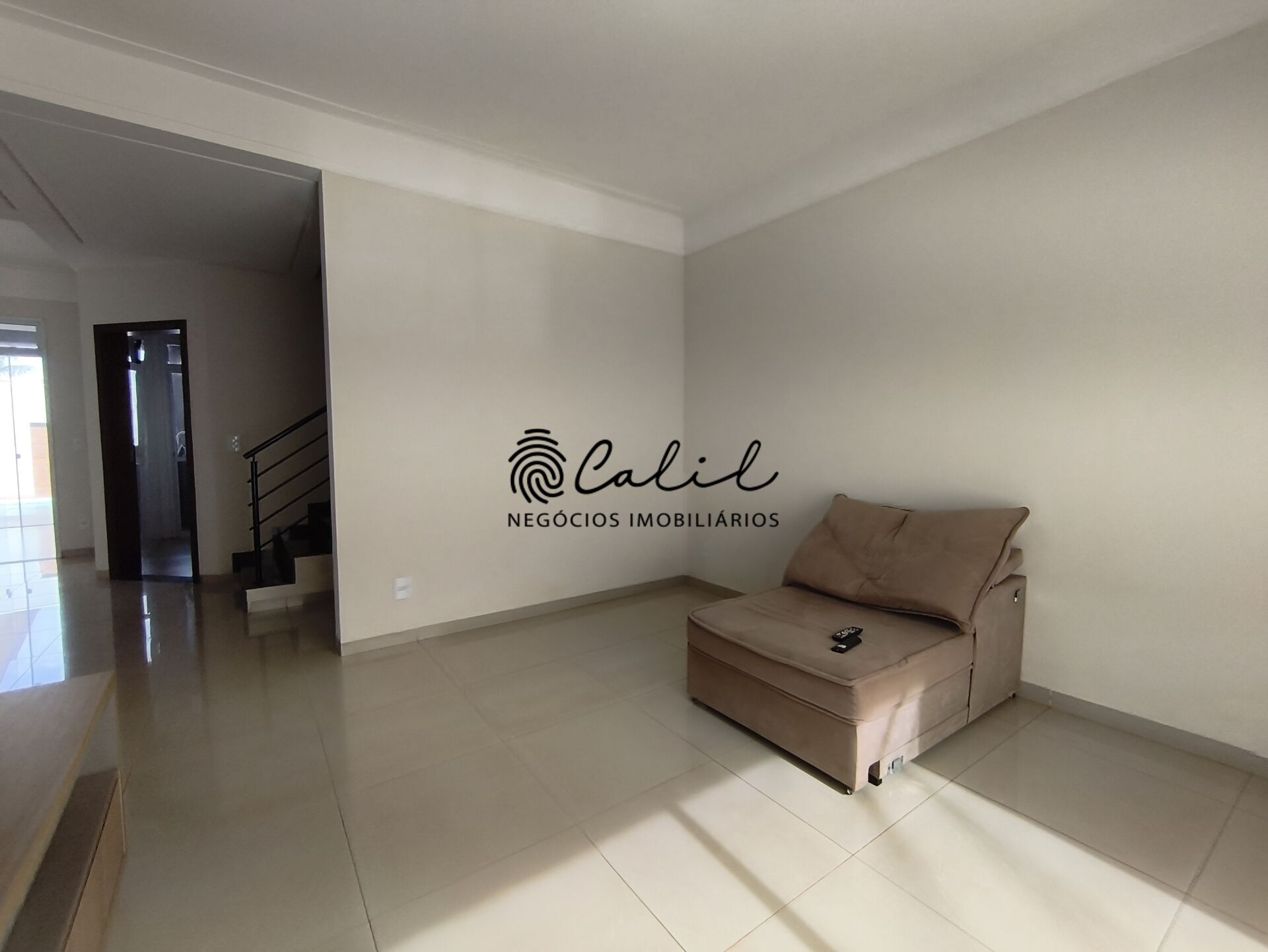 Casa de Condomínio à venda com 3 quartos, 215m² - Foto 3