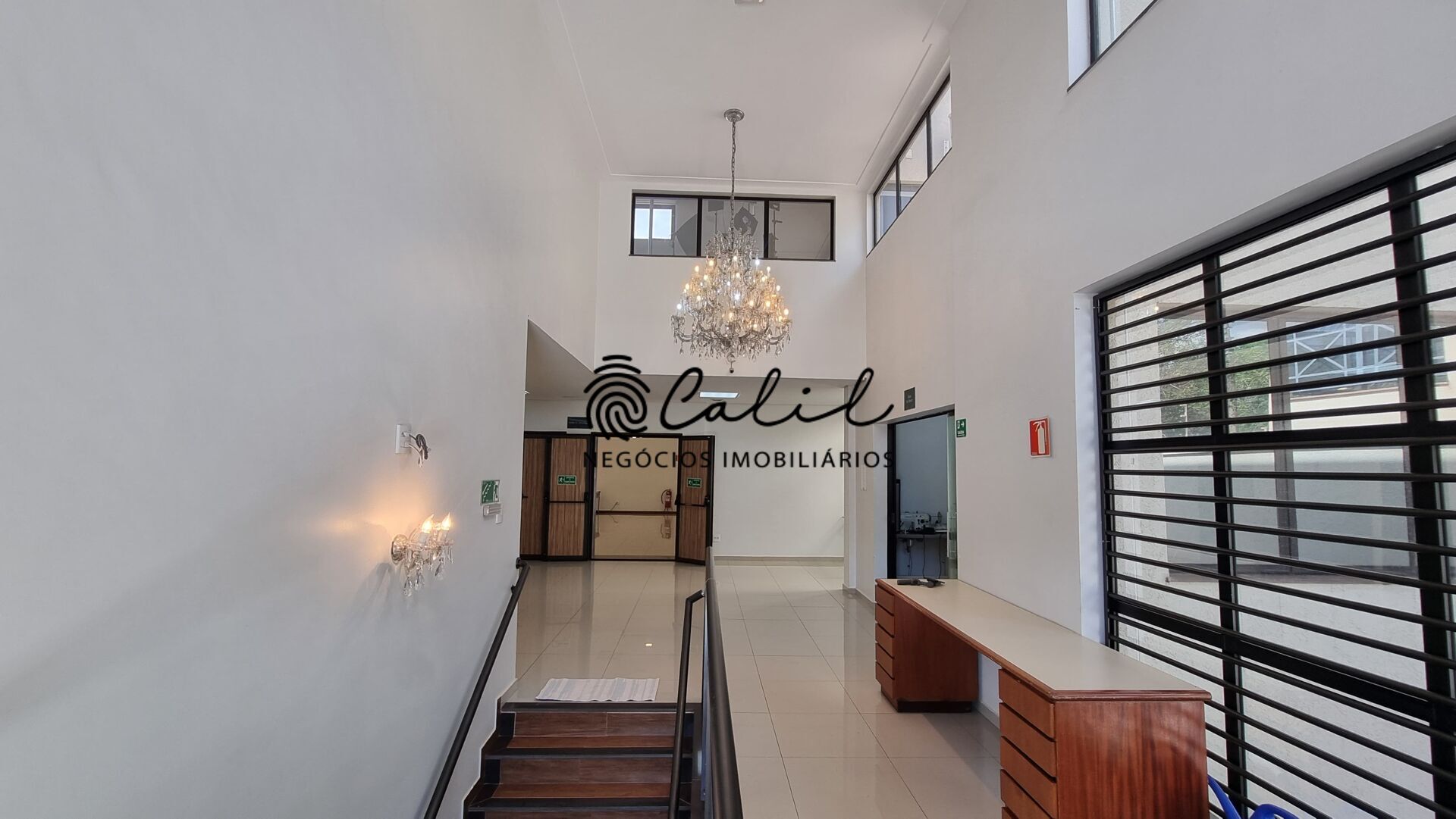 Prédio Inteiro à venda com 1 quarto, 725m² - Foto 2