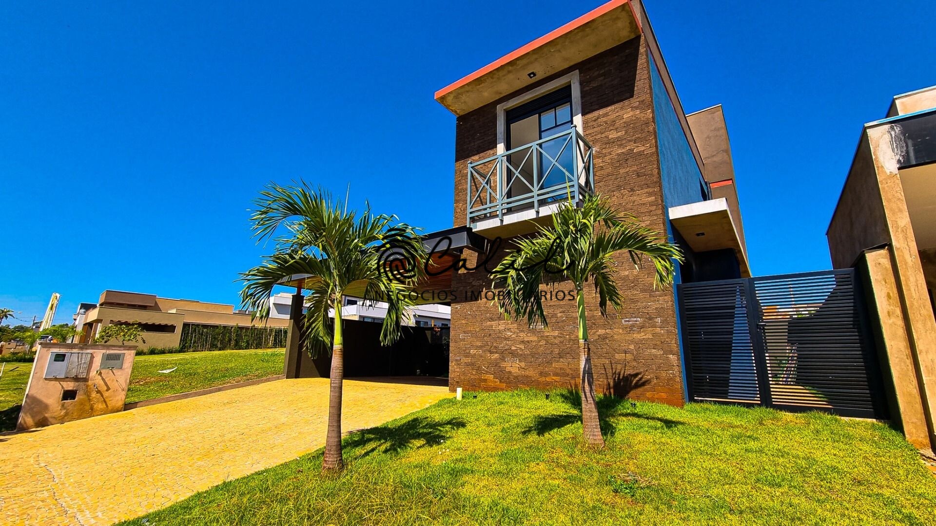 Casa de Condomínio à venda com 3 quartos, 235m² - Foto 1