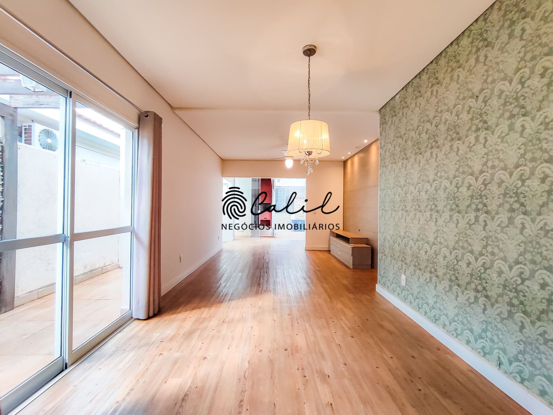 Casa de Condomínio à venda com 3 quartos, 179m² - Foto 1