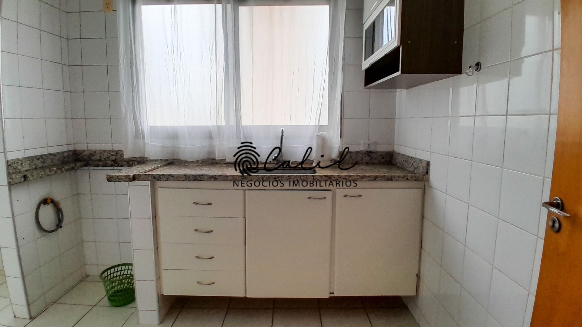 Apartamento para alugar com 3 quartos, 106m² - Foto 4