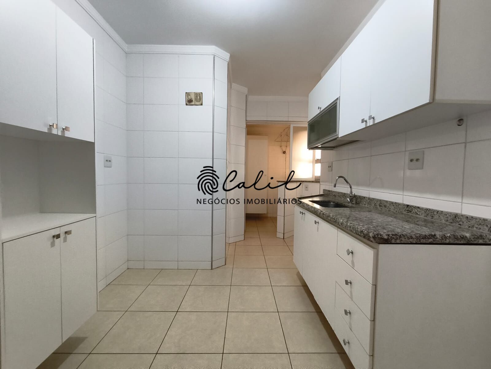 Apartamento à venda com 3 quartos, 107m² - Foto 12