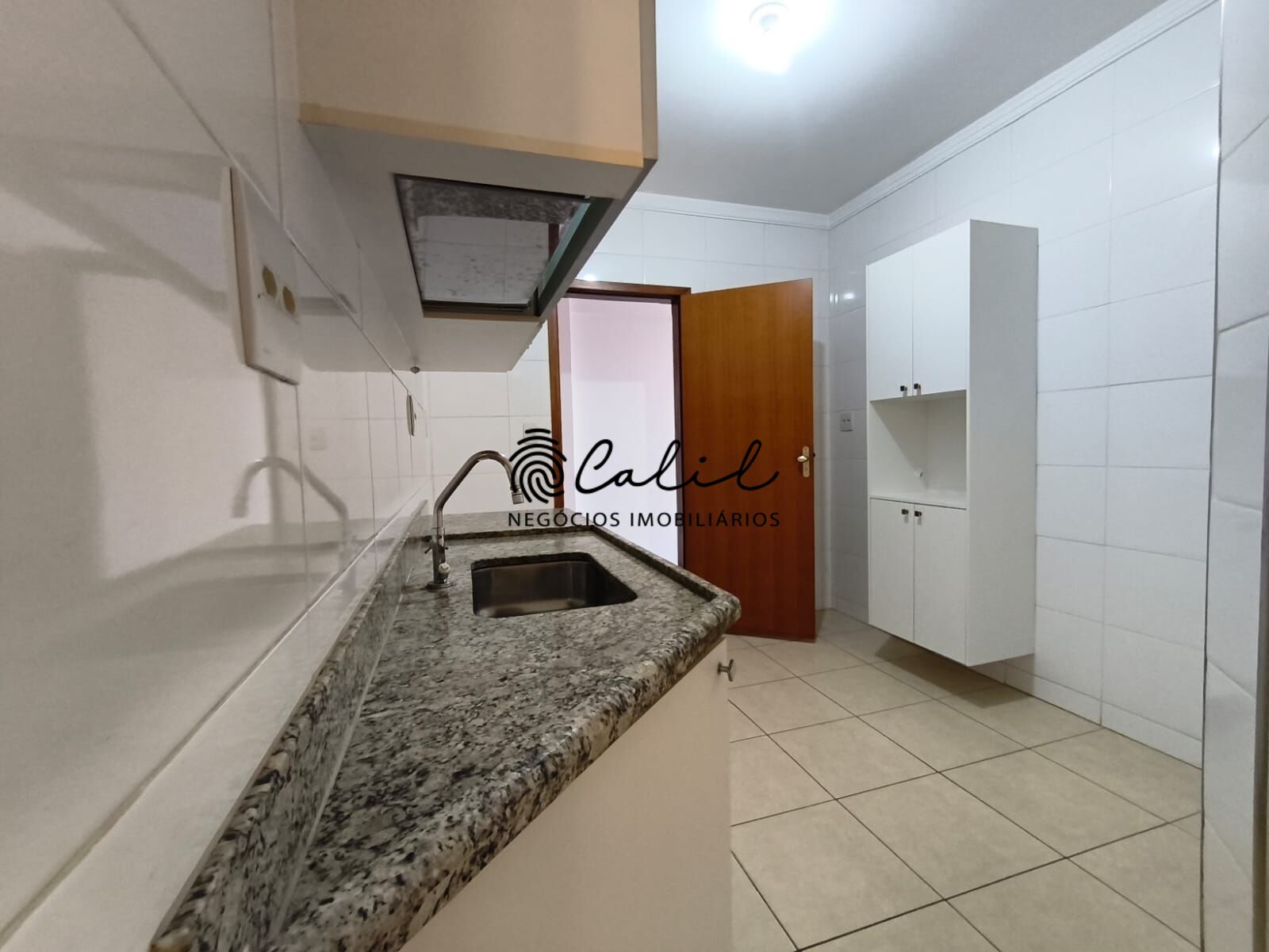 Apartamento à venda com 3 quartos, 107m² - Foto 13