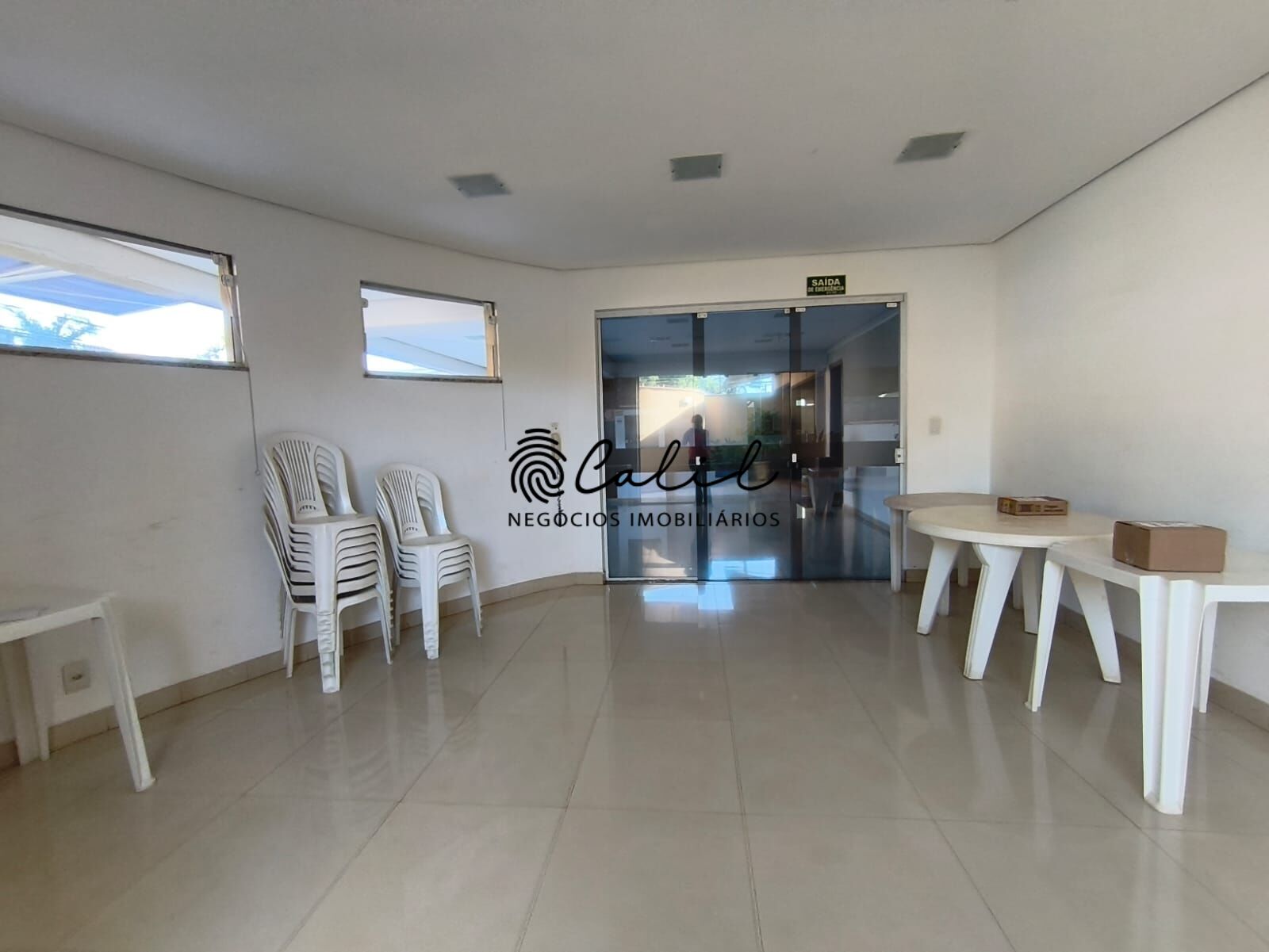 Apartamento à venda com 3 quartos, 107m² - Foto 4