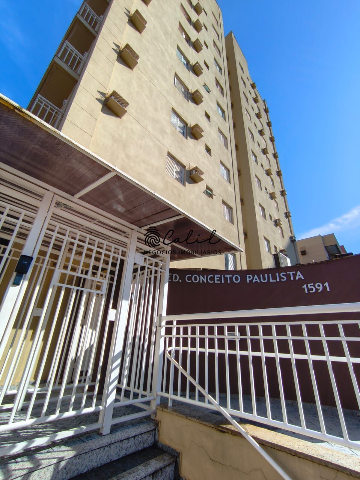 Apartamento à venda com 3 quartos, 107m² - Foto 1