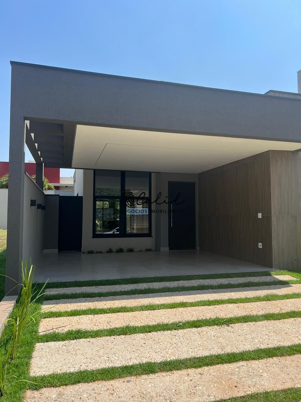 Casa de Condomínio à venda com 3 quartos, 160m² - Foto 1