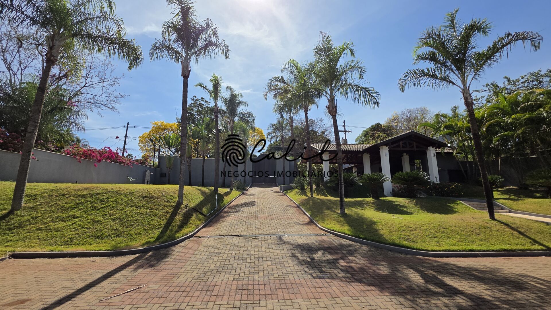 Chácara, 3 quartos, 1670 m² - Foto 1