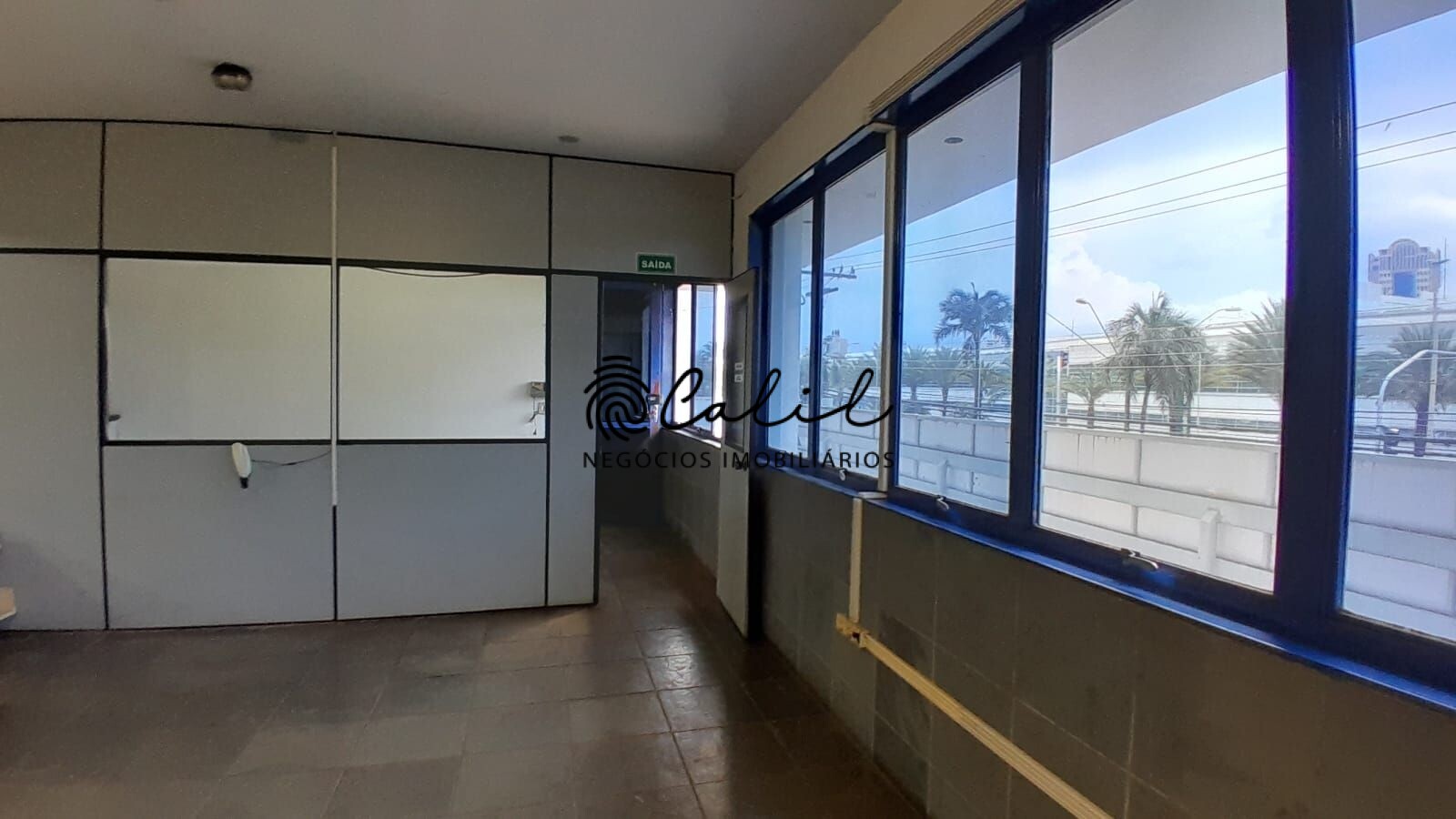 Loja-Salão para alugar, 242m² - Foto 1