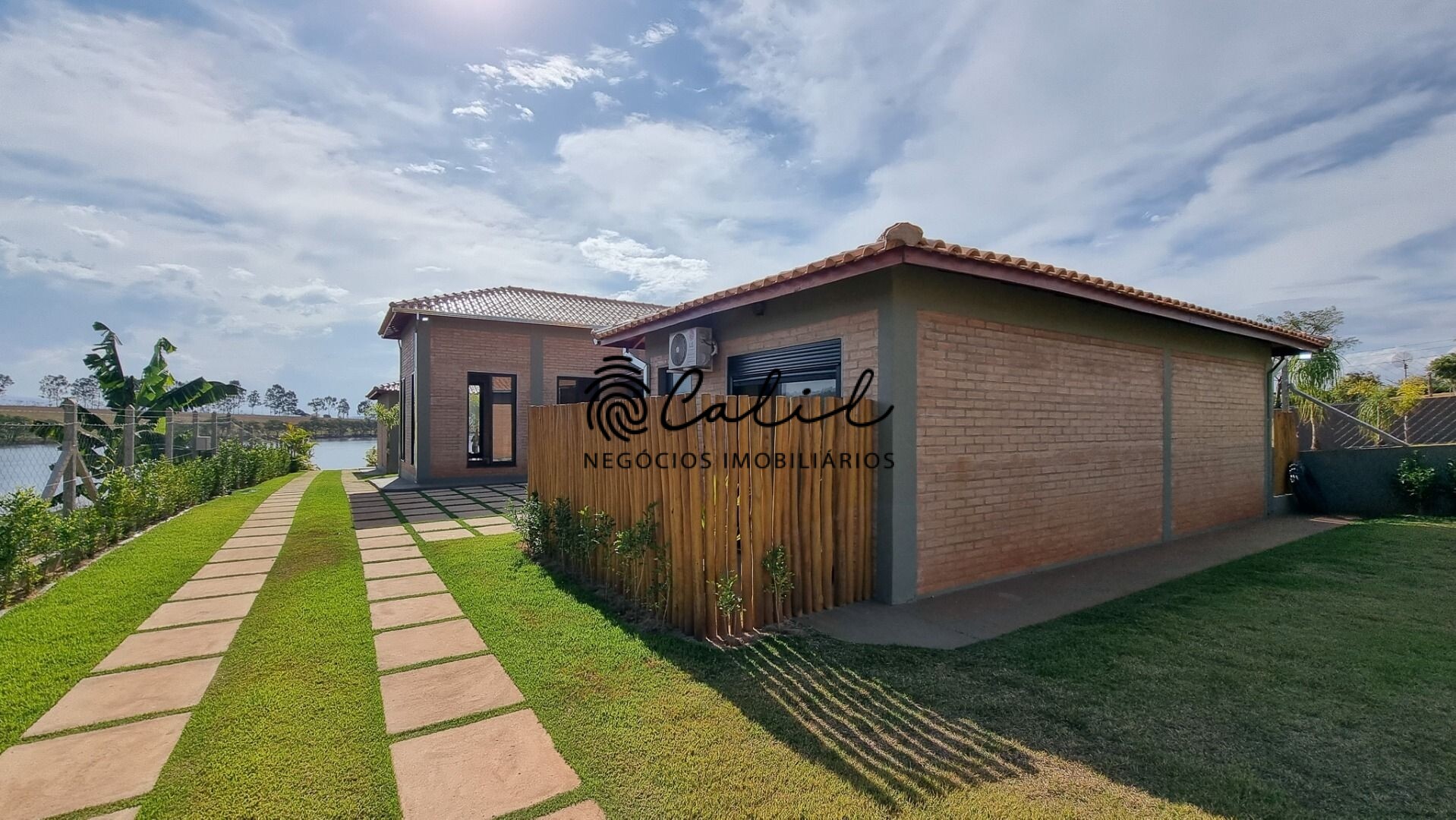 Fazenda à venda com 4 quartos, 320m² - Foto 2