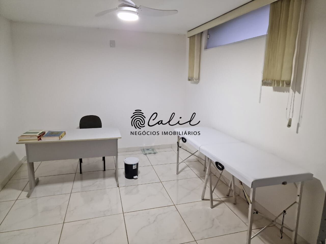 Prédio Inteiro para alugar com 15 quartos, 450m² - Foto 13