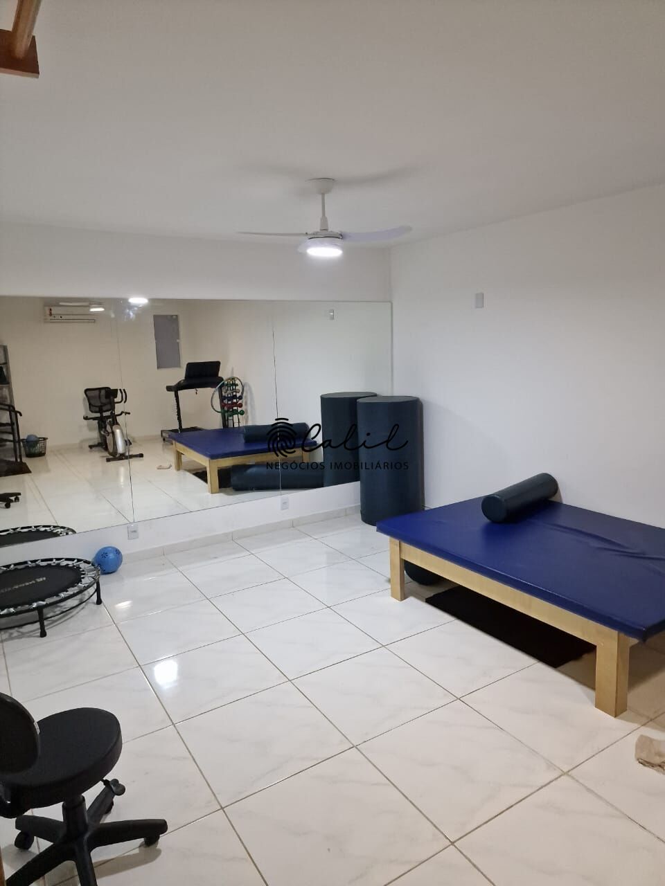Prédio Inteiro para alugar com 15 quartos, 450m² - Foto 7