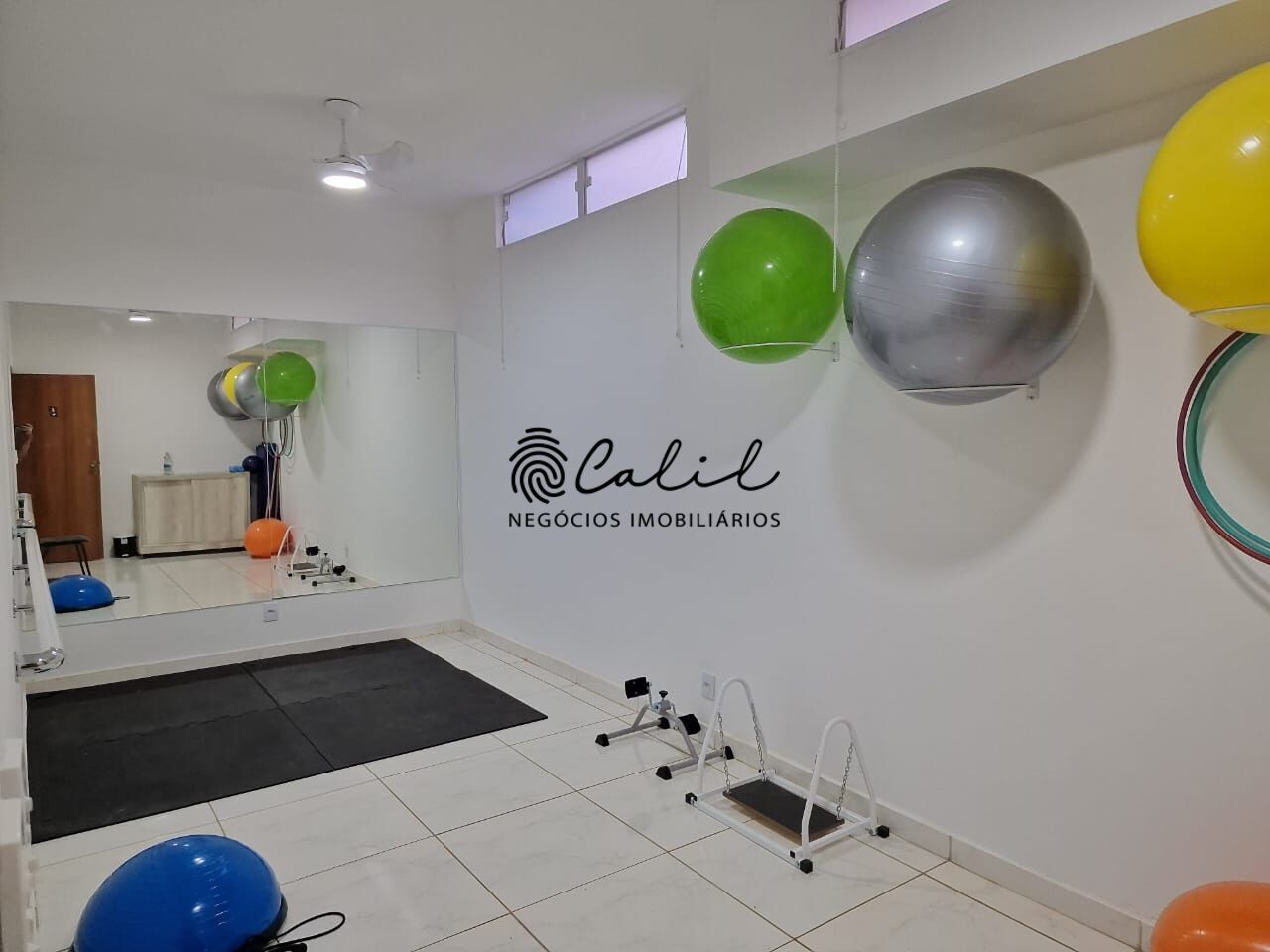 Prédio Inteiro para alugar com 15 quartos, 450m² - Foto 12