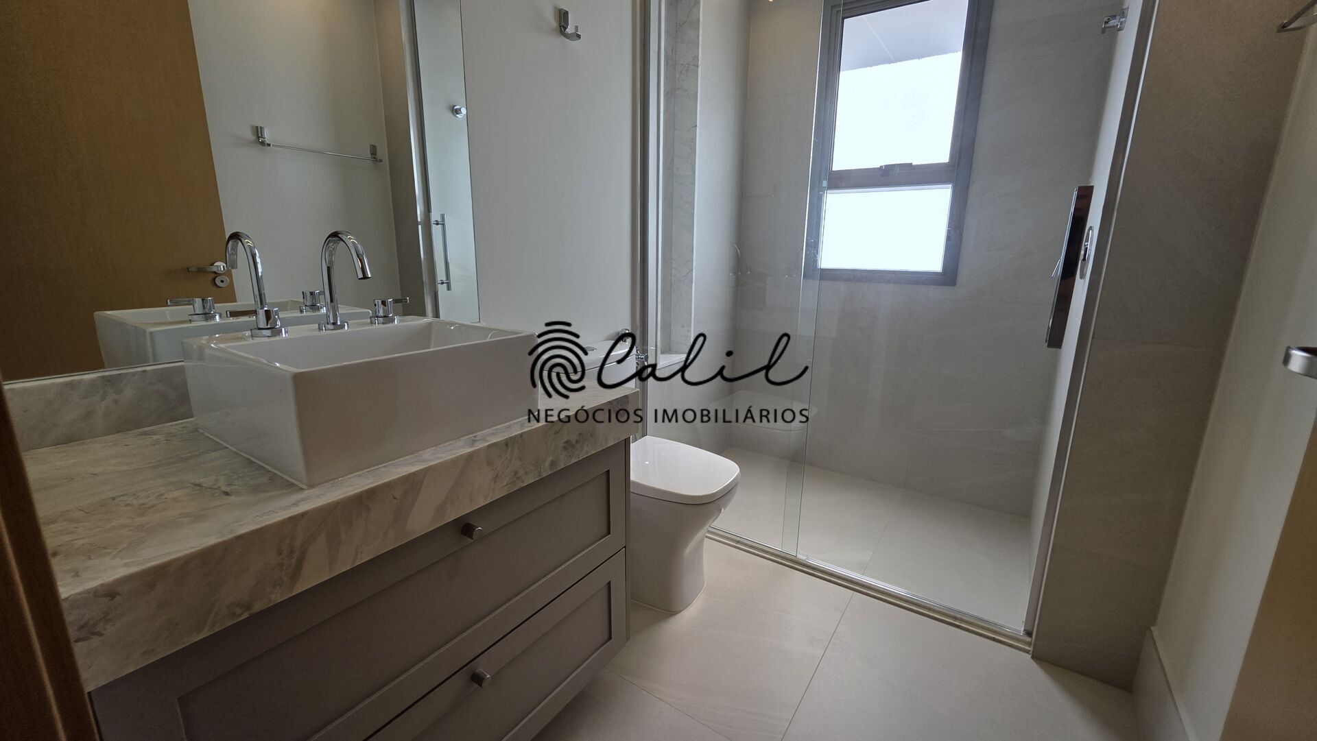 Apartamento para alugar com 4 quartos, 227m² - Foto 15