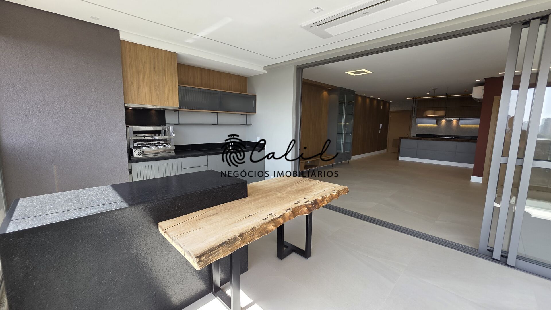 Apartamento para alugar com 4 quartos, 227m² - Foto 6