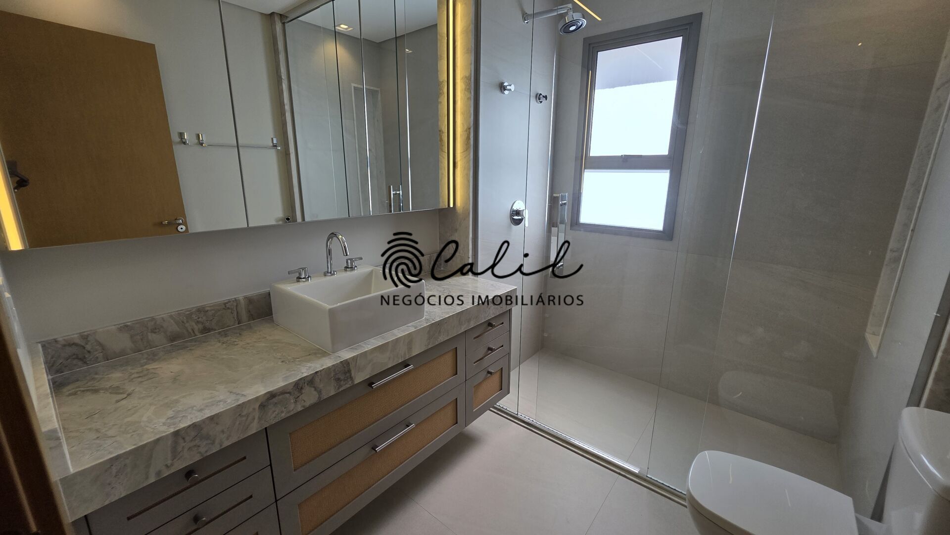 Apartamento para alugar com 4 quartos, 227m² - Foto 18