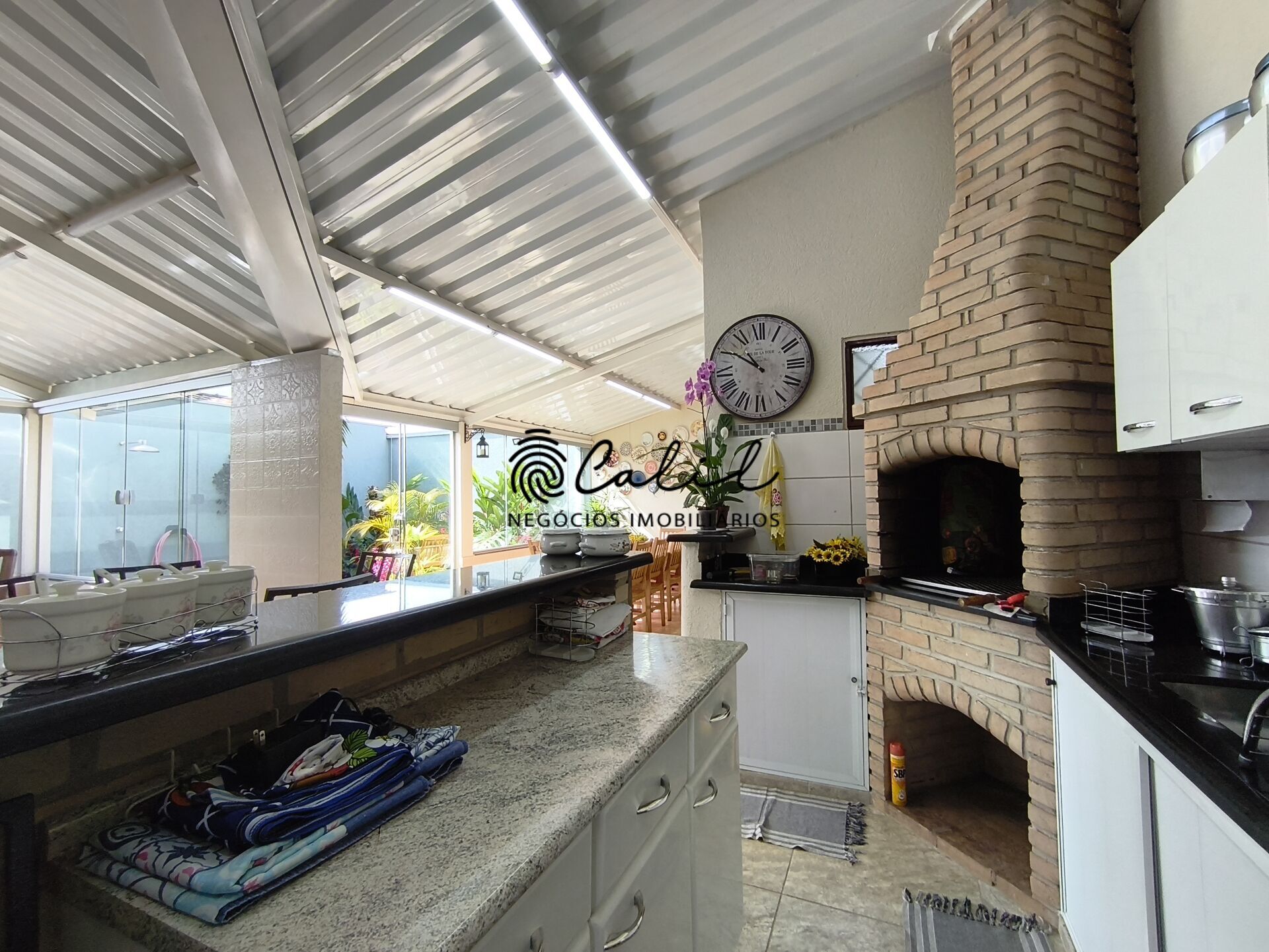 Casa à venda com 3 quartos, 212m² - Foto 35