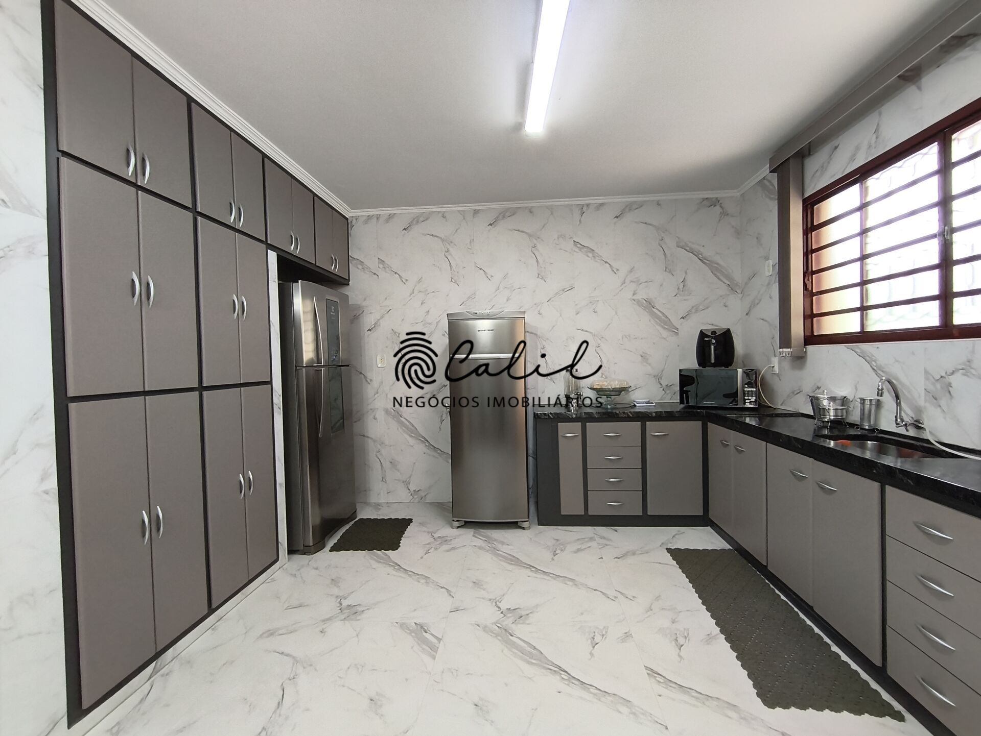 Casa à venda com 3 quartos, 212m² - Foto 10