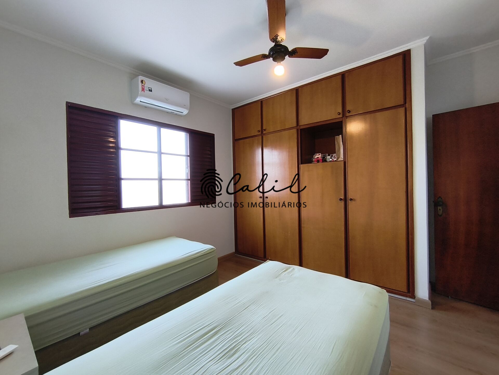 Casa à venda com 3 quartos, 212m² - Foto 42