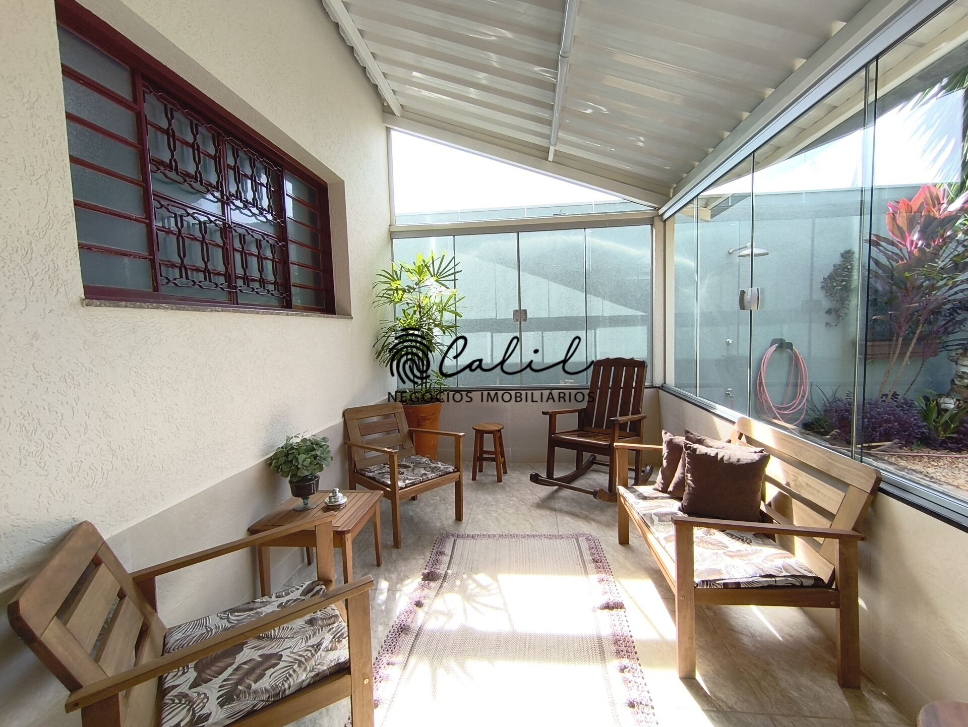 Casa à venda com 3 quartos, 212m² - Foto 17
