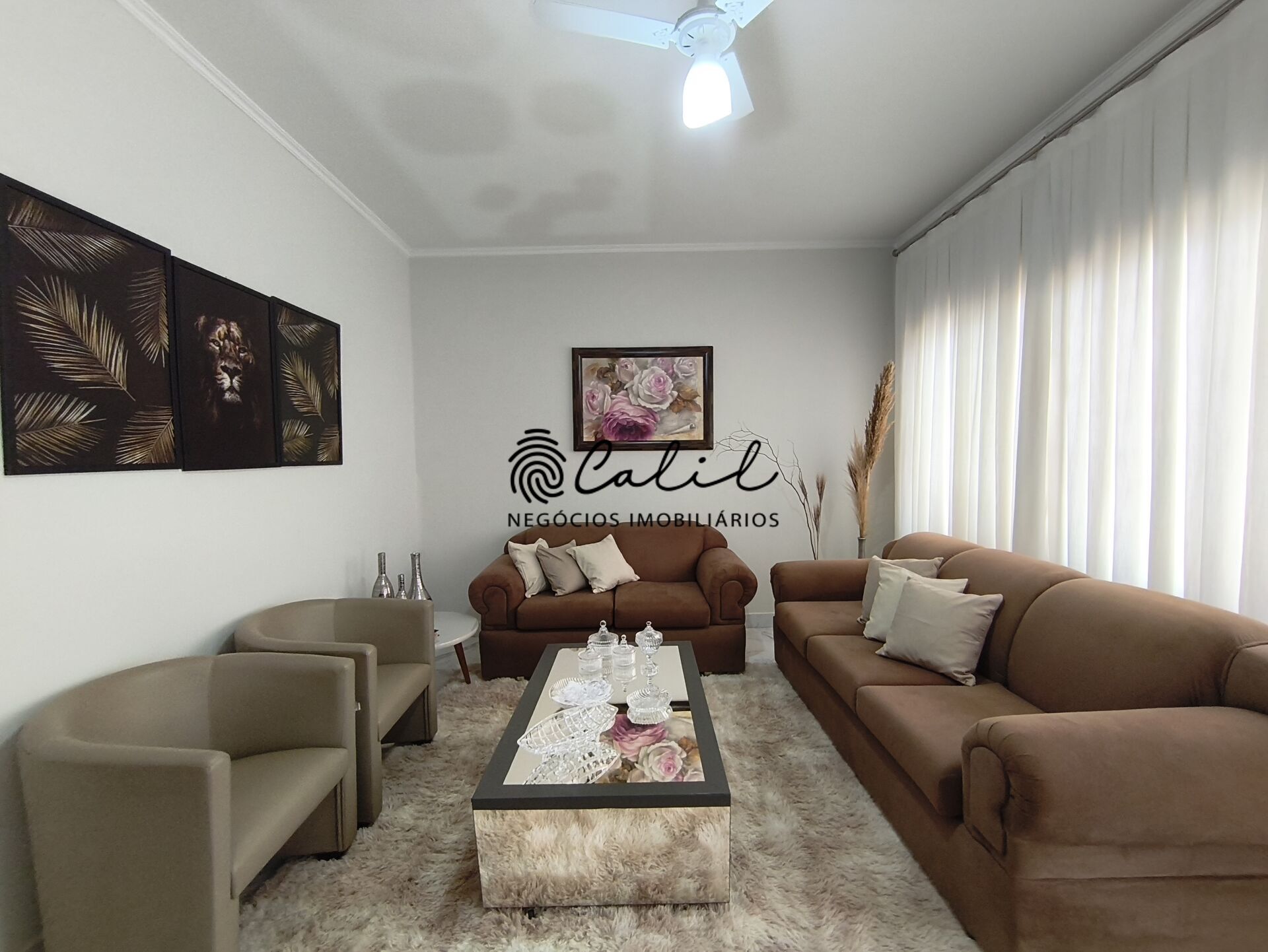 Casa à venda com 3 quartos, 212m² - Foto 3
