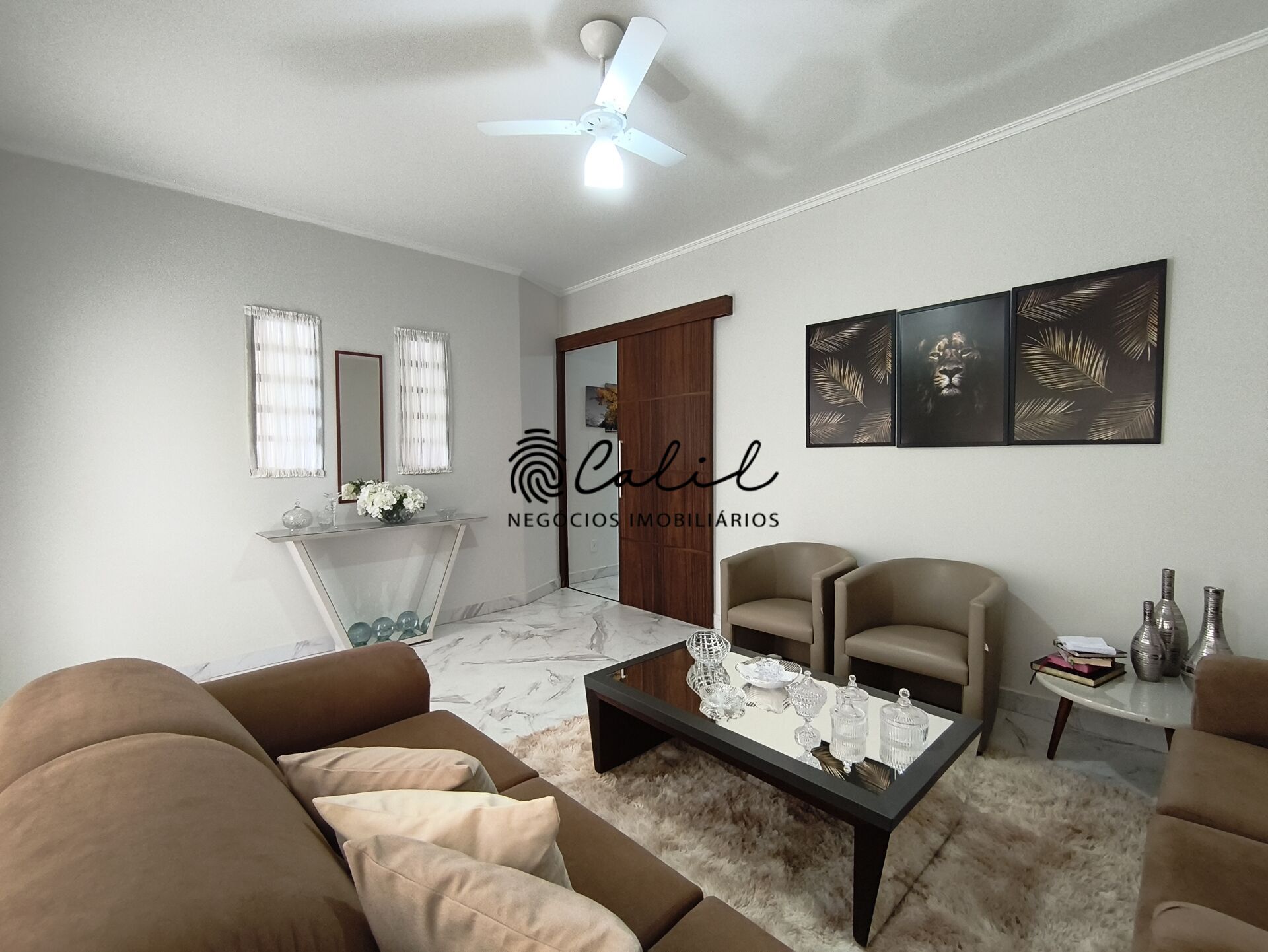 Casa à venda com 3 quartos, 212m² - Foto 4