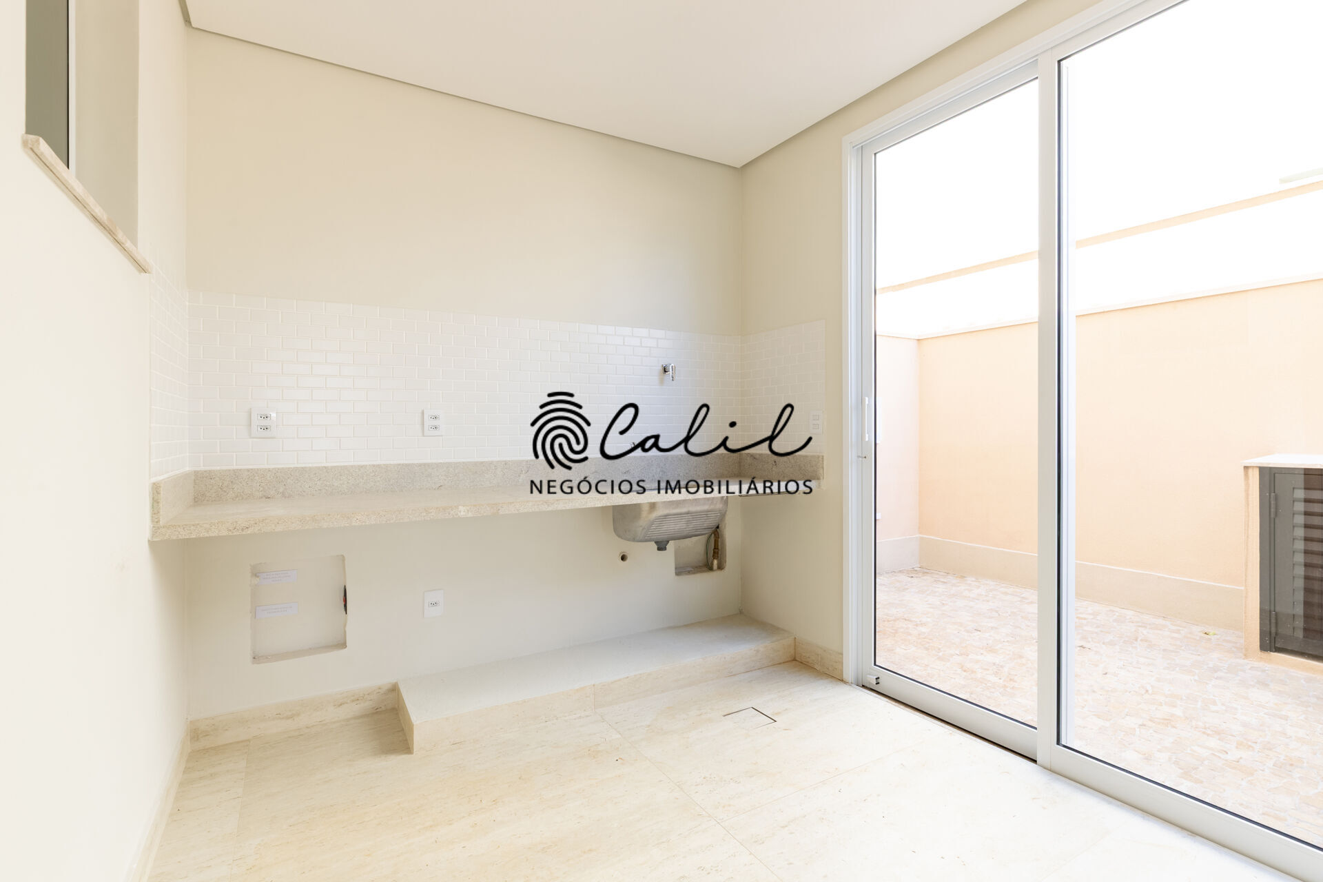 Casa de Condomínio à venda com 3 quartos, 381m² - Foto 9
