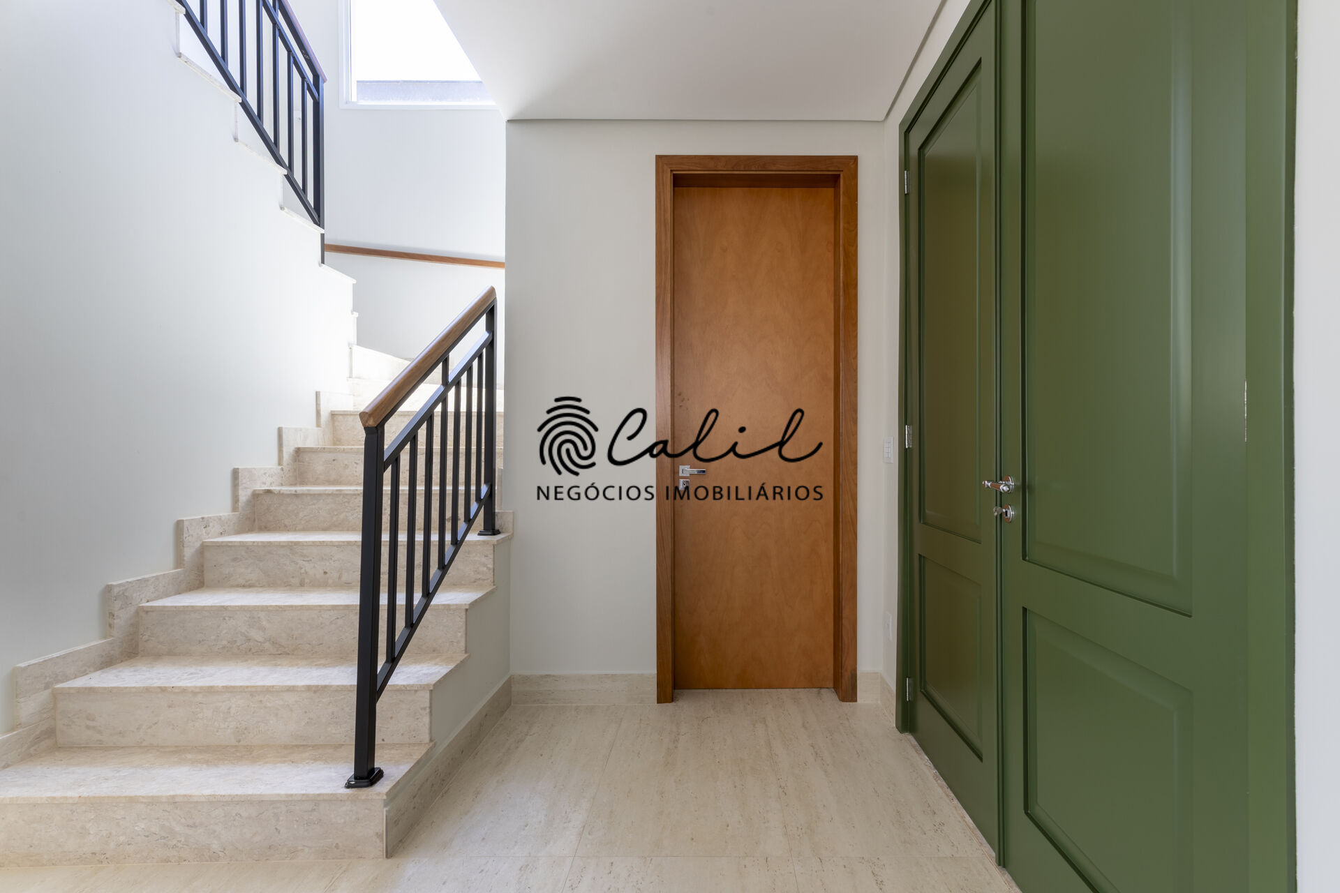 Casa de Condomínio à venda com 3 quartos, 381m² - Foto 4