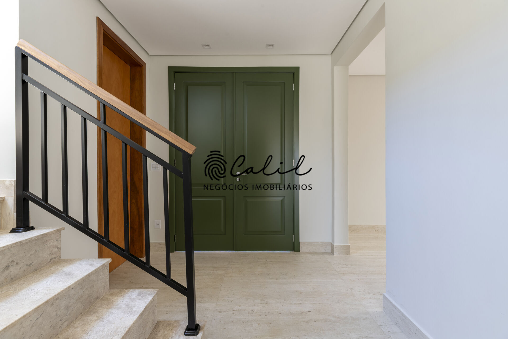 Casa de Condomínio à venda com 3 quartos, 381m² - Foto 3