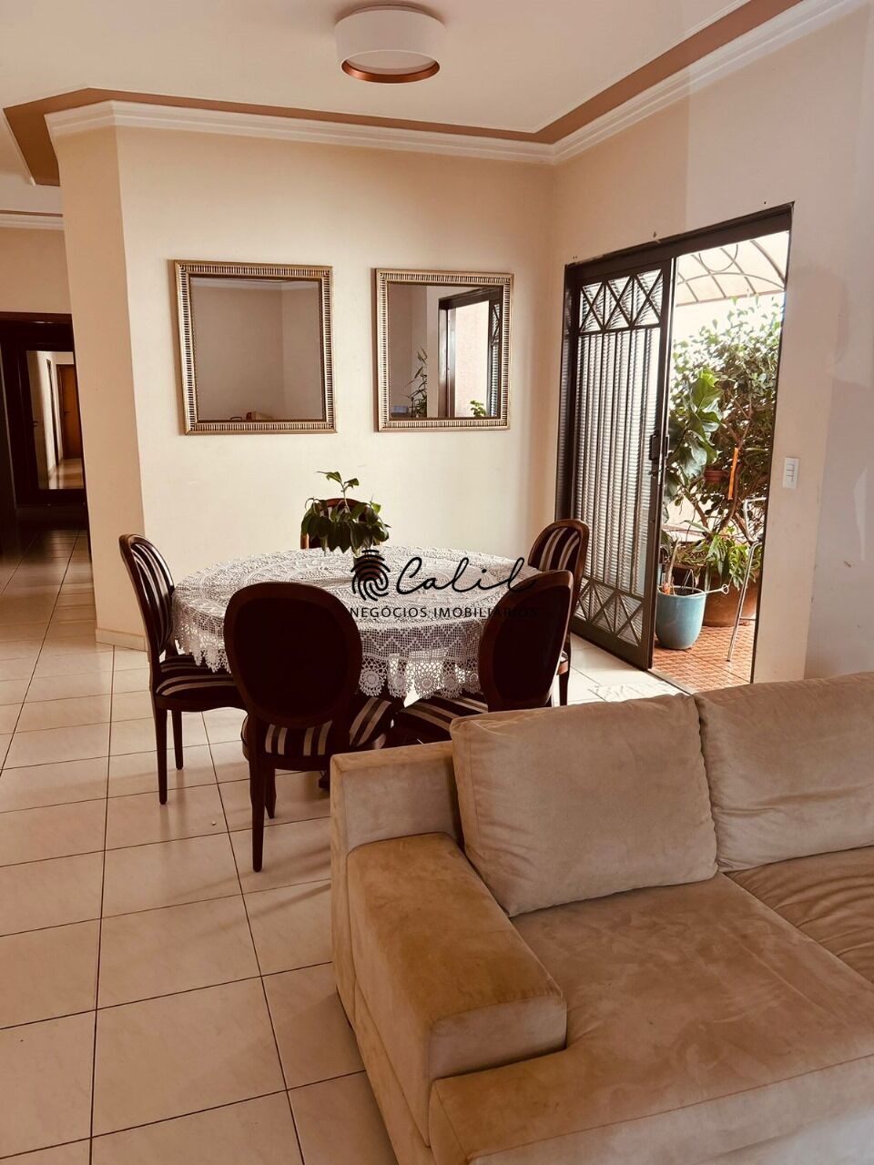 Casa à venda com 3 quartos, 210m² - Foto 7