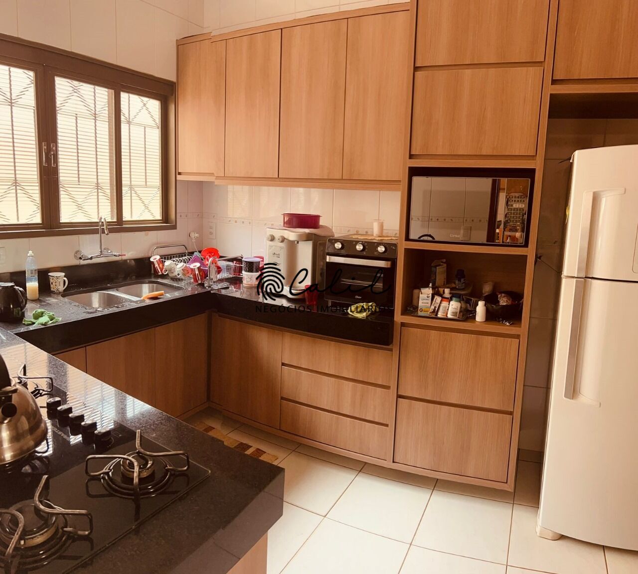 Casa à venda com 3 quartos, 210m² - Foto 11