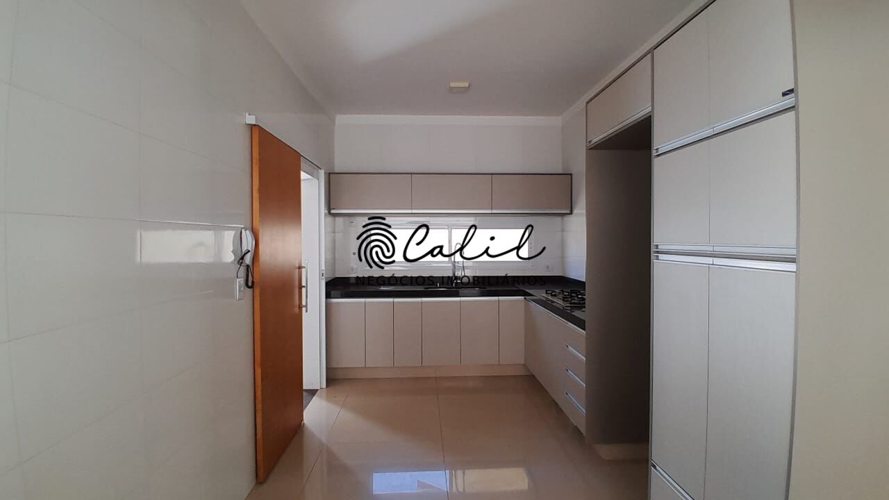 Casa à venda com 3 quartos, 170m² - Foto 1