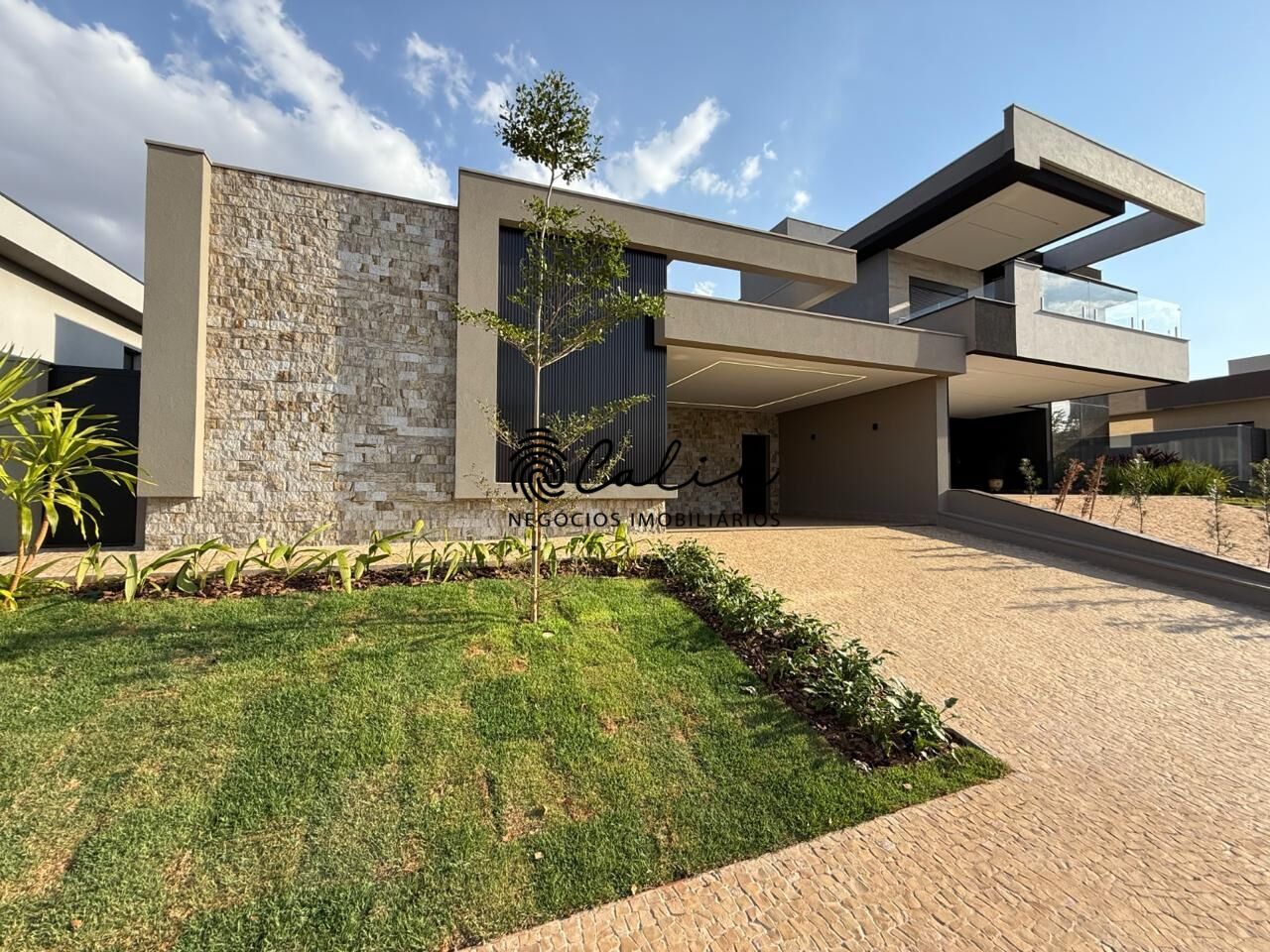 Casa, 3 quartos, 199 m² - Foto 1