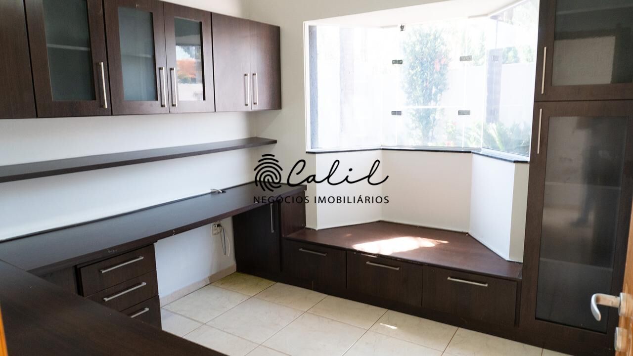 Sobrado à venda com 4 quartos, 413m² - Foto 4