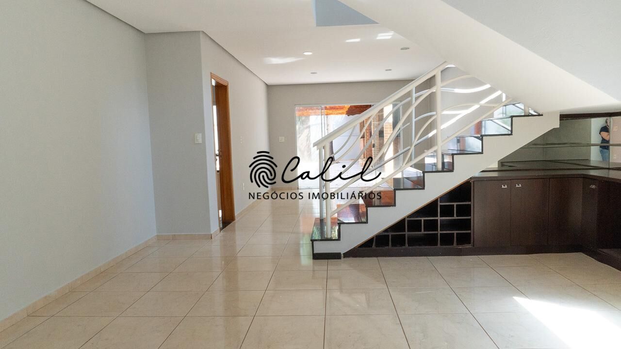 Sobrado à venda com 4 quartos, 413m² - Foto 2