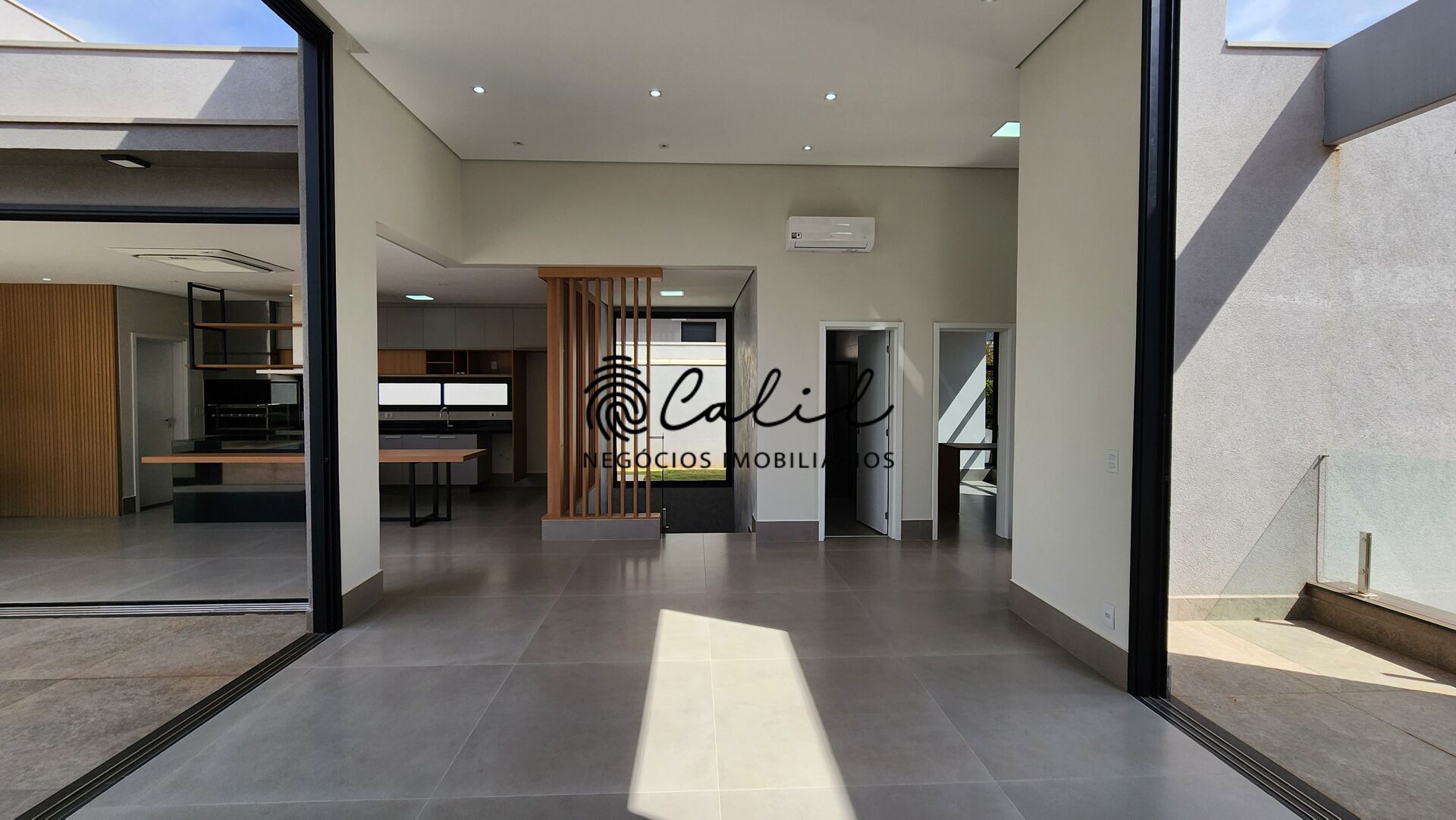 Casa de Condomínio para alugar com 3 quartos, 266m² - Foto 6