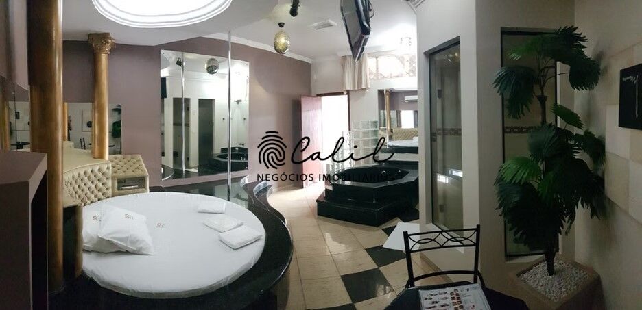 Hotel, 32 quartos, 2000 m² - Foto 1