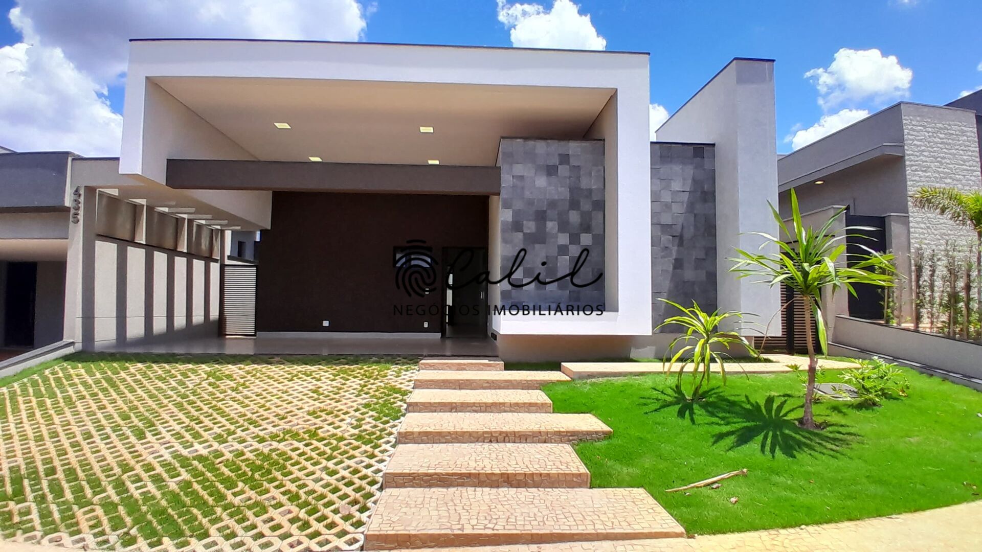 Casa de Condomínio à venda com 3 quartos, 193m² - Foto 2