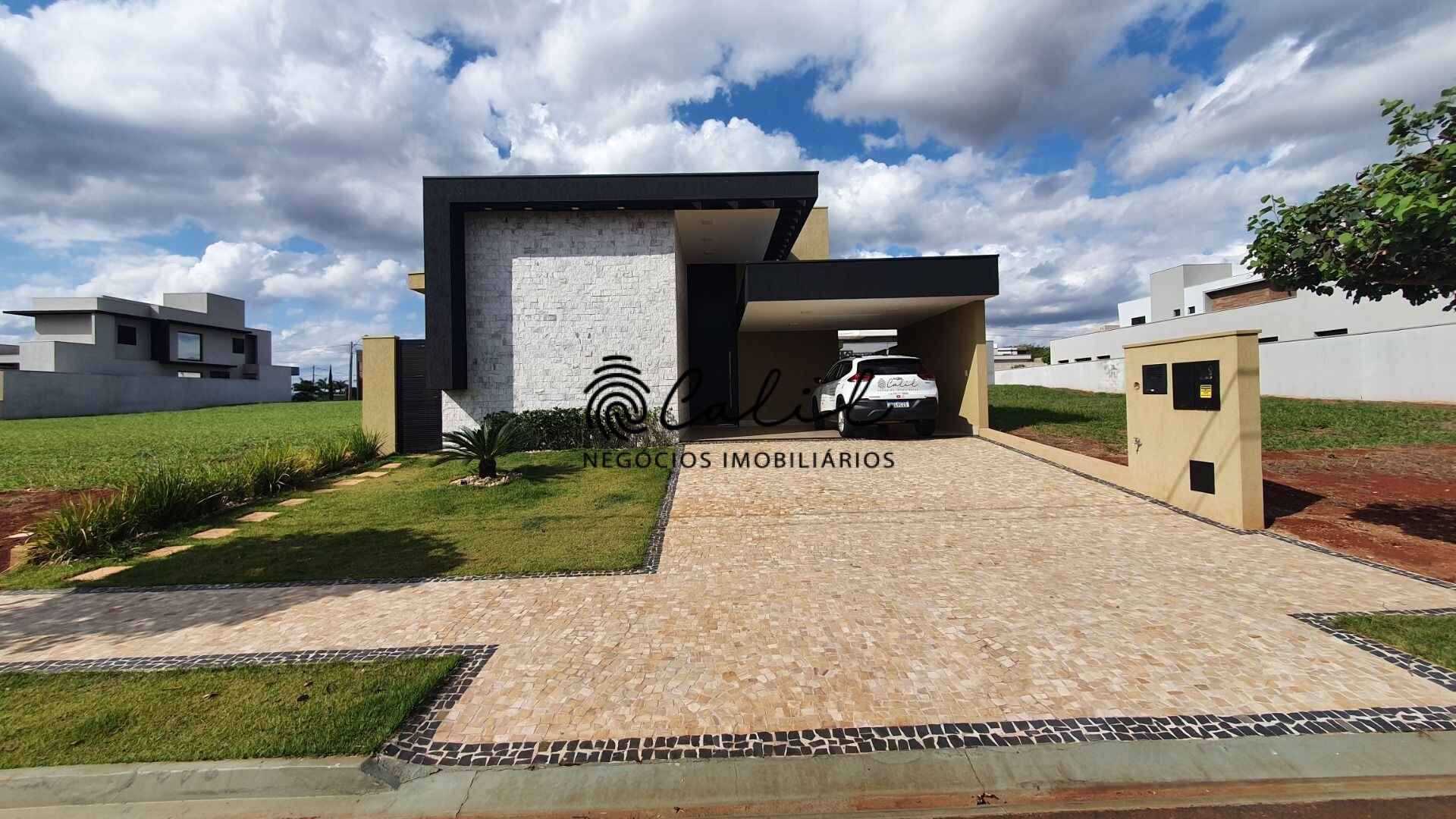 Casa de Condomínio à venda com 3 quartos, 176m² - Foto 1